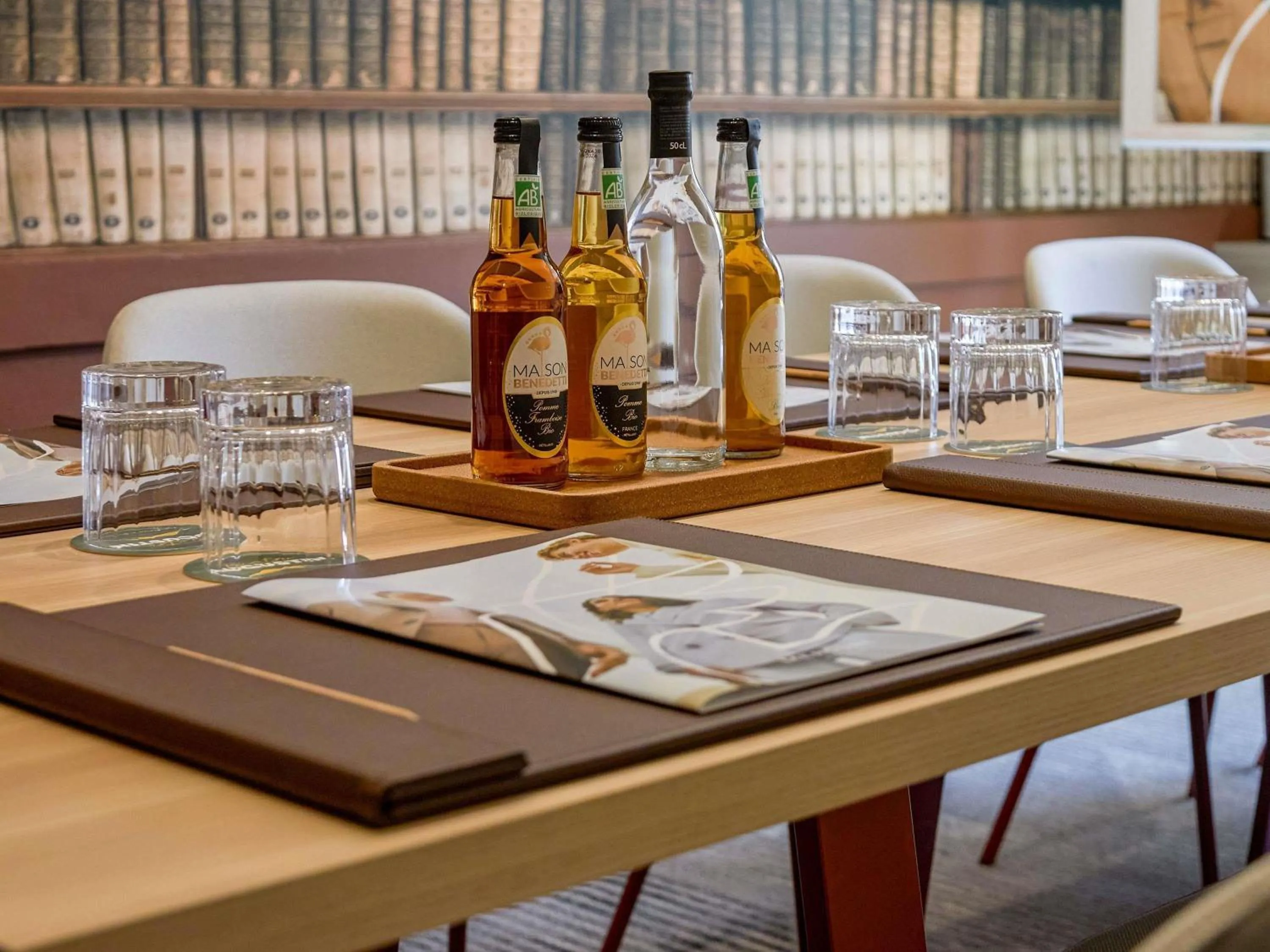 Meeting/conference room in Mercure Aix en Provence Beaumanoir