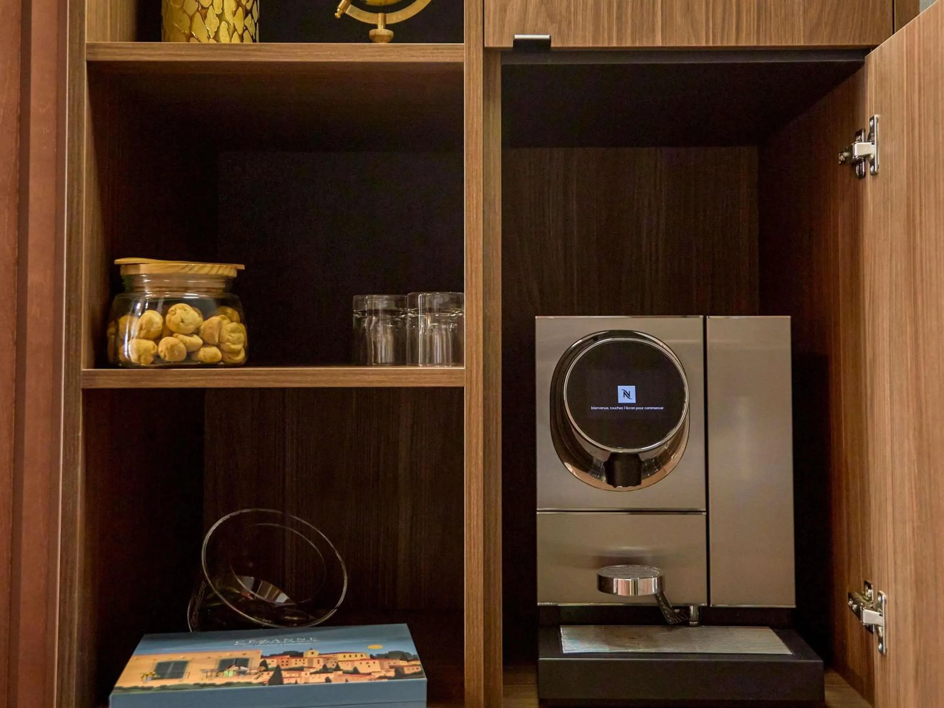 Meeting/conference room in Mercure Aix en Provence Beaumanoir
