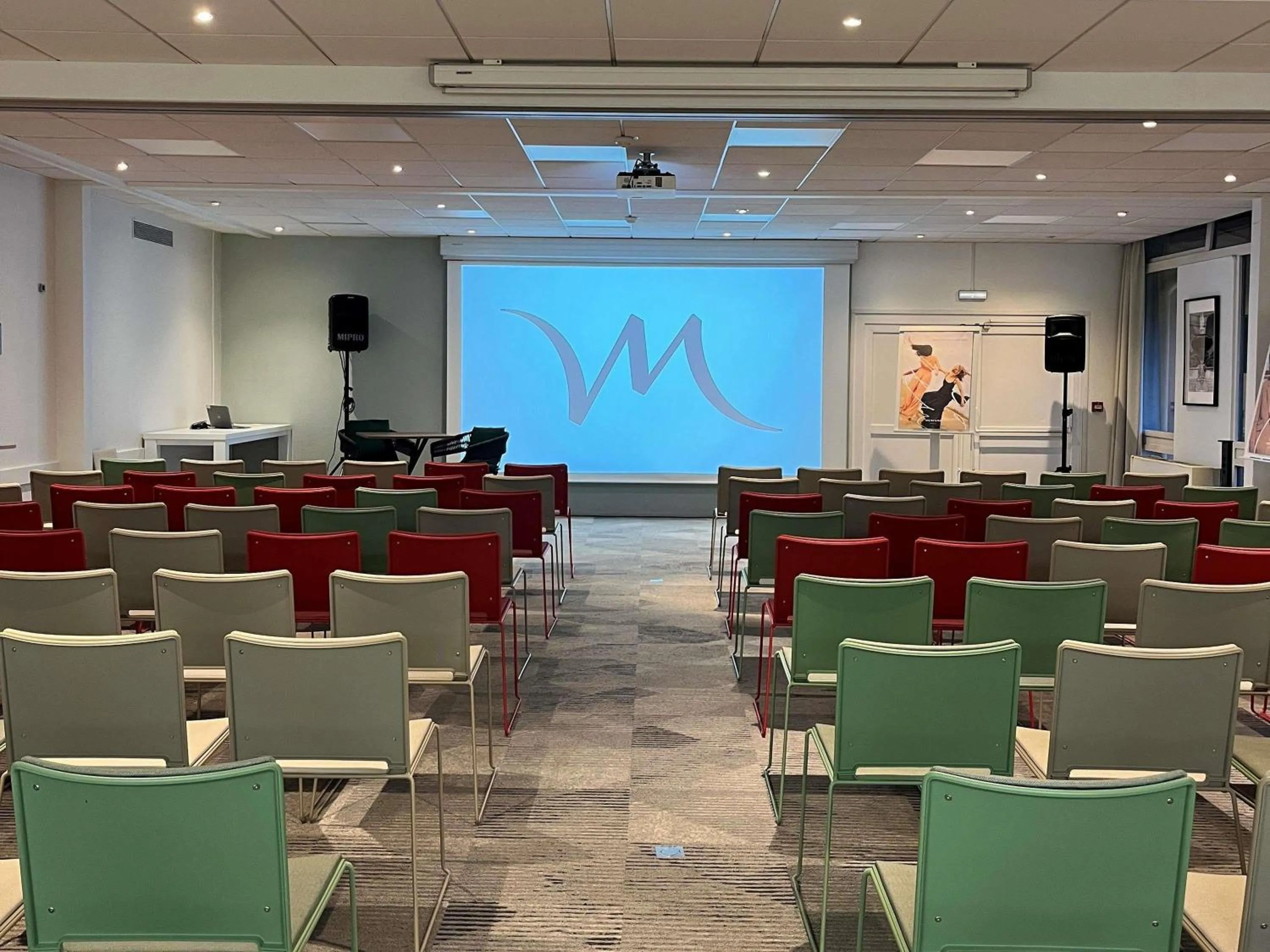 Meeting/conference room in Mercure Aix en Provence Beaumanoir