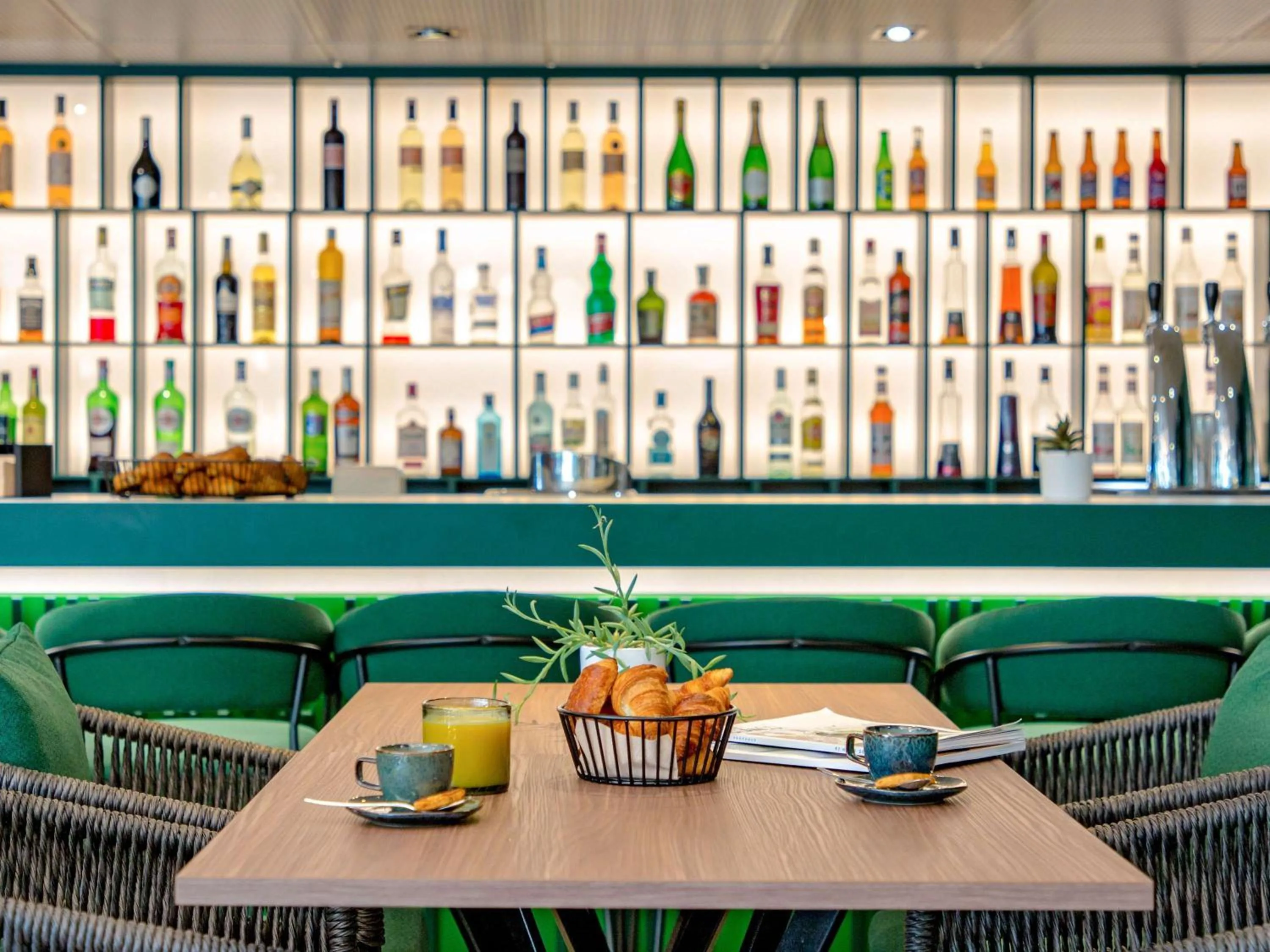 Property building in Novotel Aix-en-Provence Beaumanoir