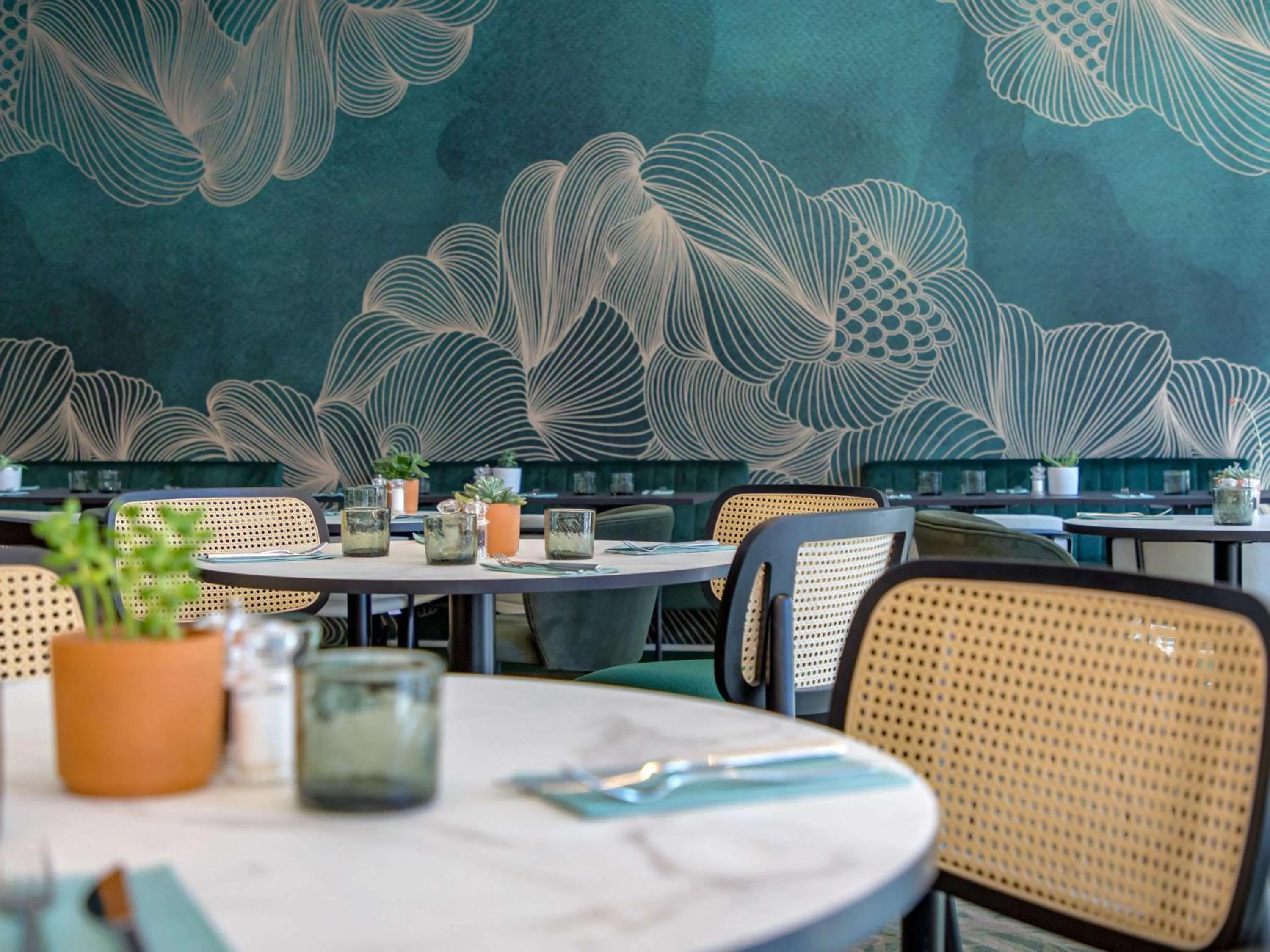 Restaurant/places to eat in Novotel Aix-en-Provence Beaumanoir