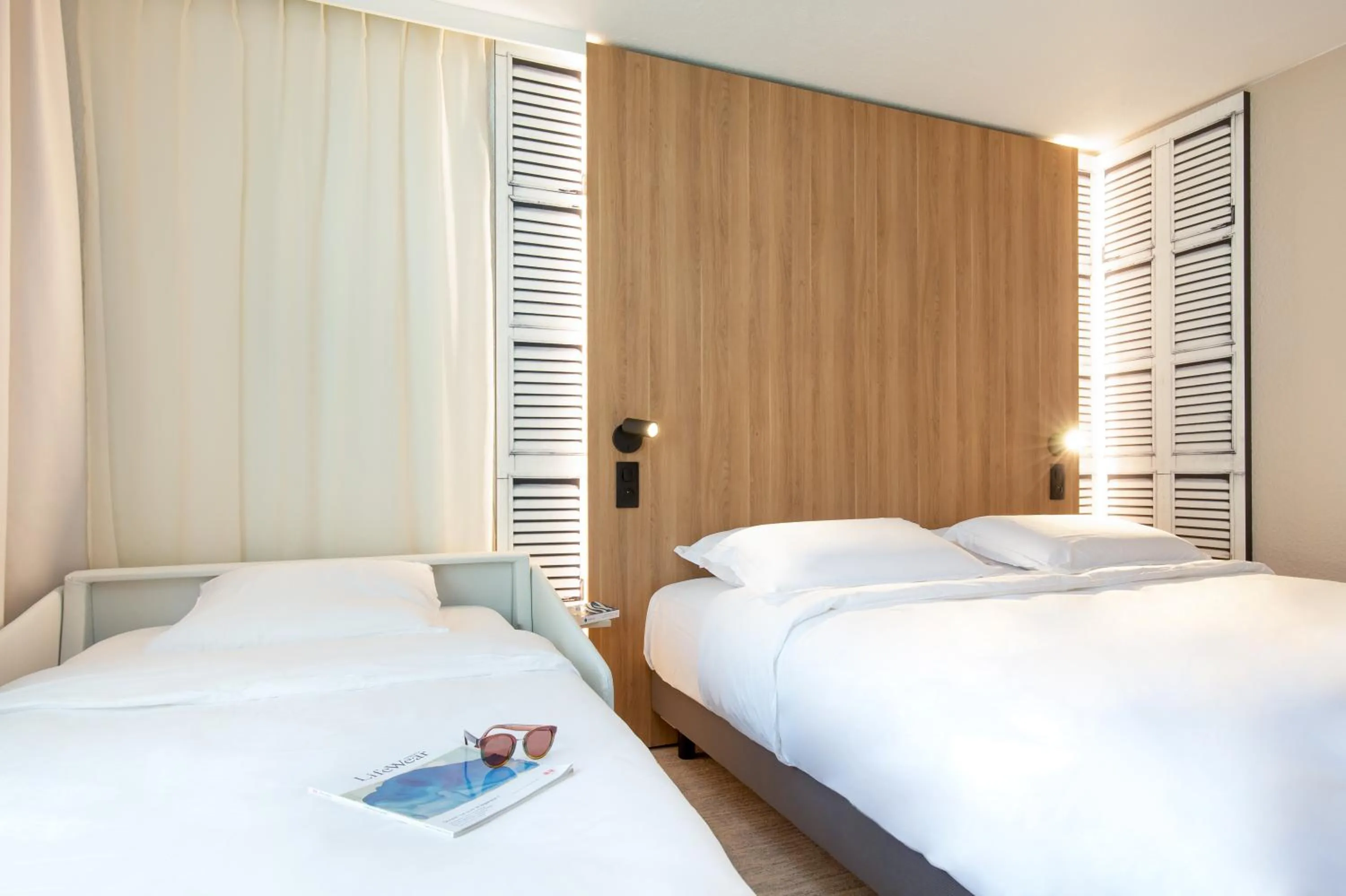 Bedroom, Bed in Mercure Aix en Provence Beaumanoir