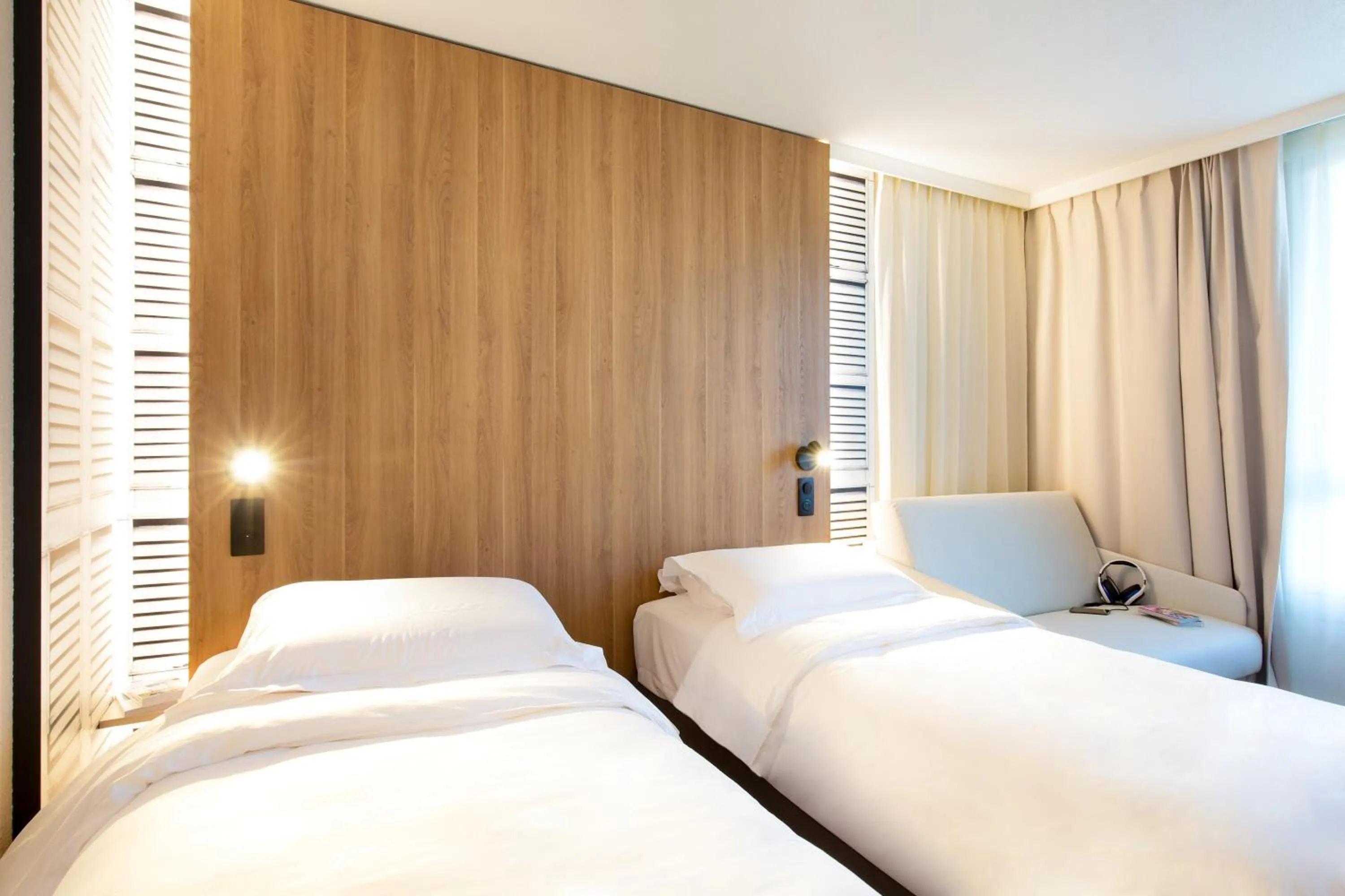 Bed in Mercure Aix en Provence Beaumanoir