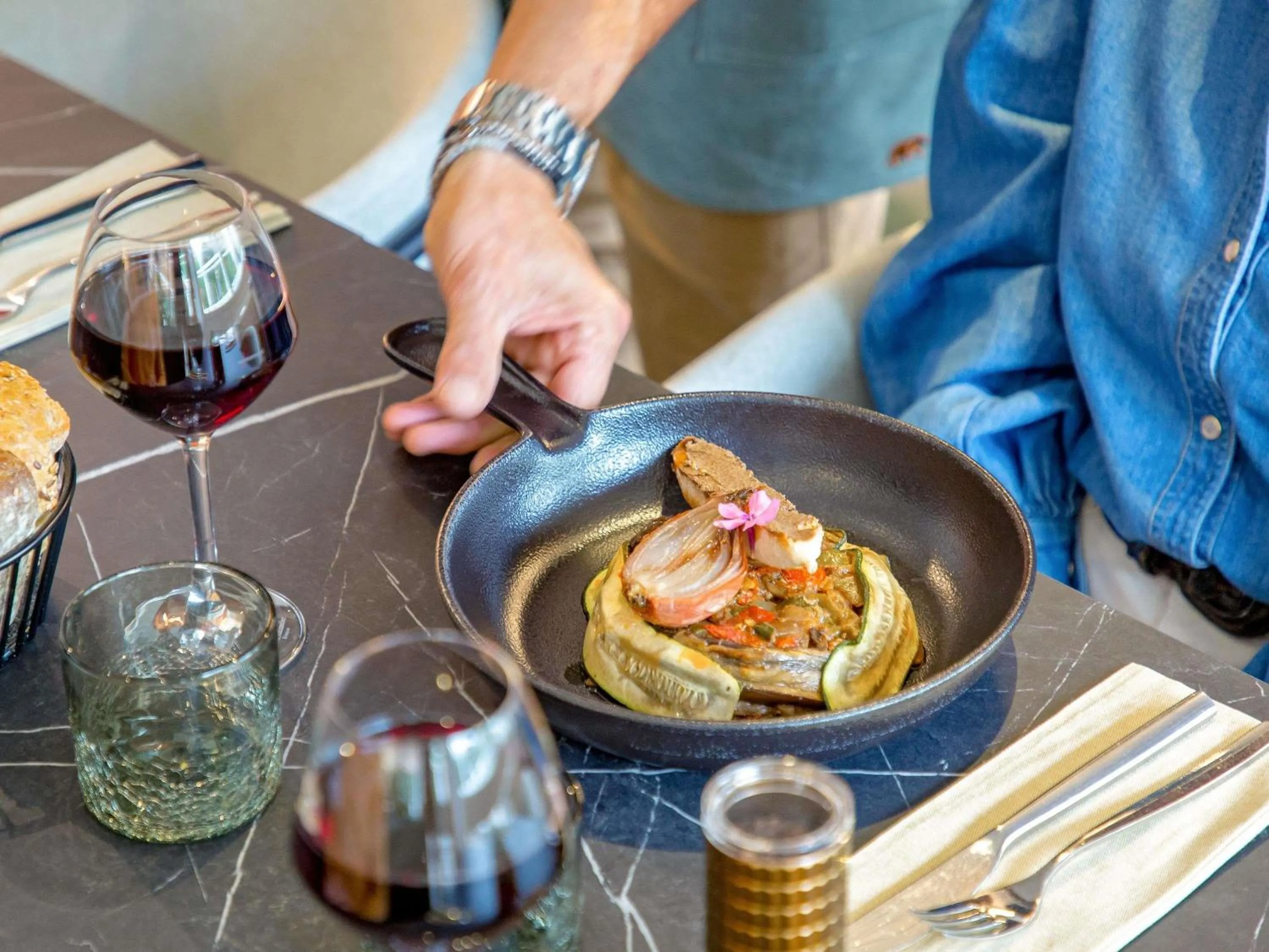 Restaurant/places to eat in Mercure Aix en Provence Beaumanoir