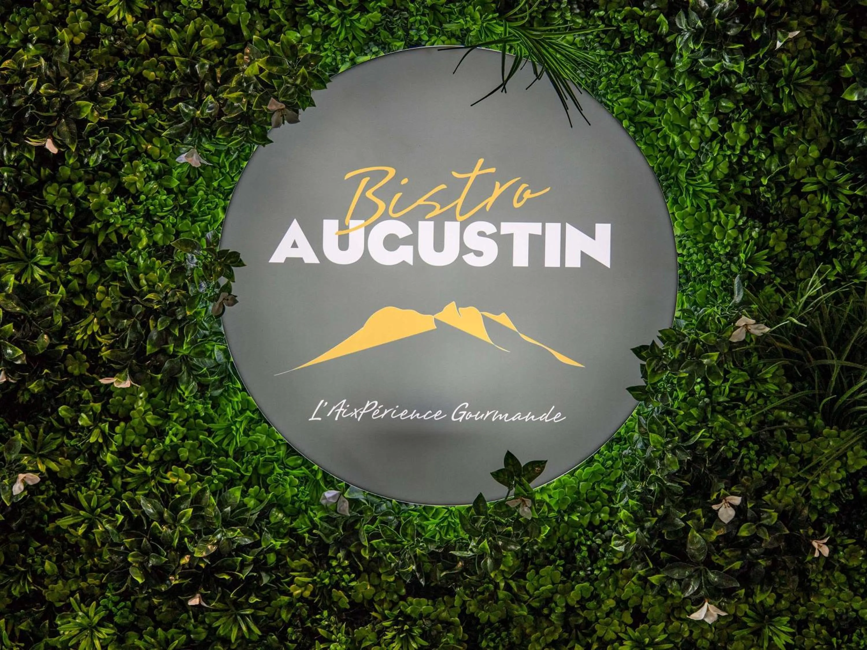 Restaurant/places to eat in Mercure Aix en Provence Beaumanoir