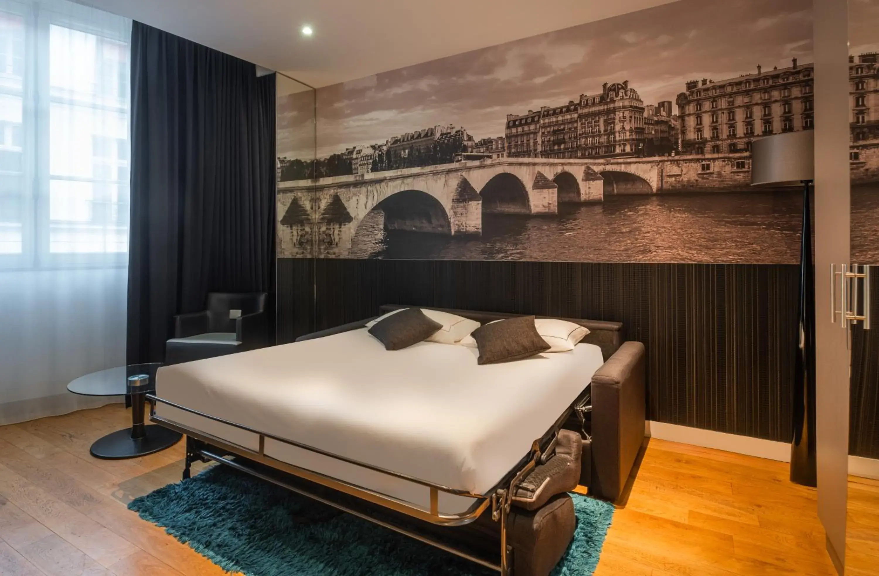 Executive Suite with Balneotherapy Bath in L'Empire Paris - Louvre Executive Suite with Balneotherapy Bath in L'Empire Paris - Louvre