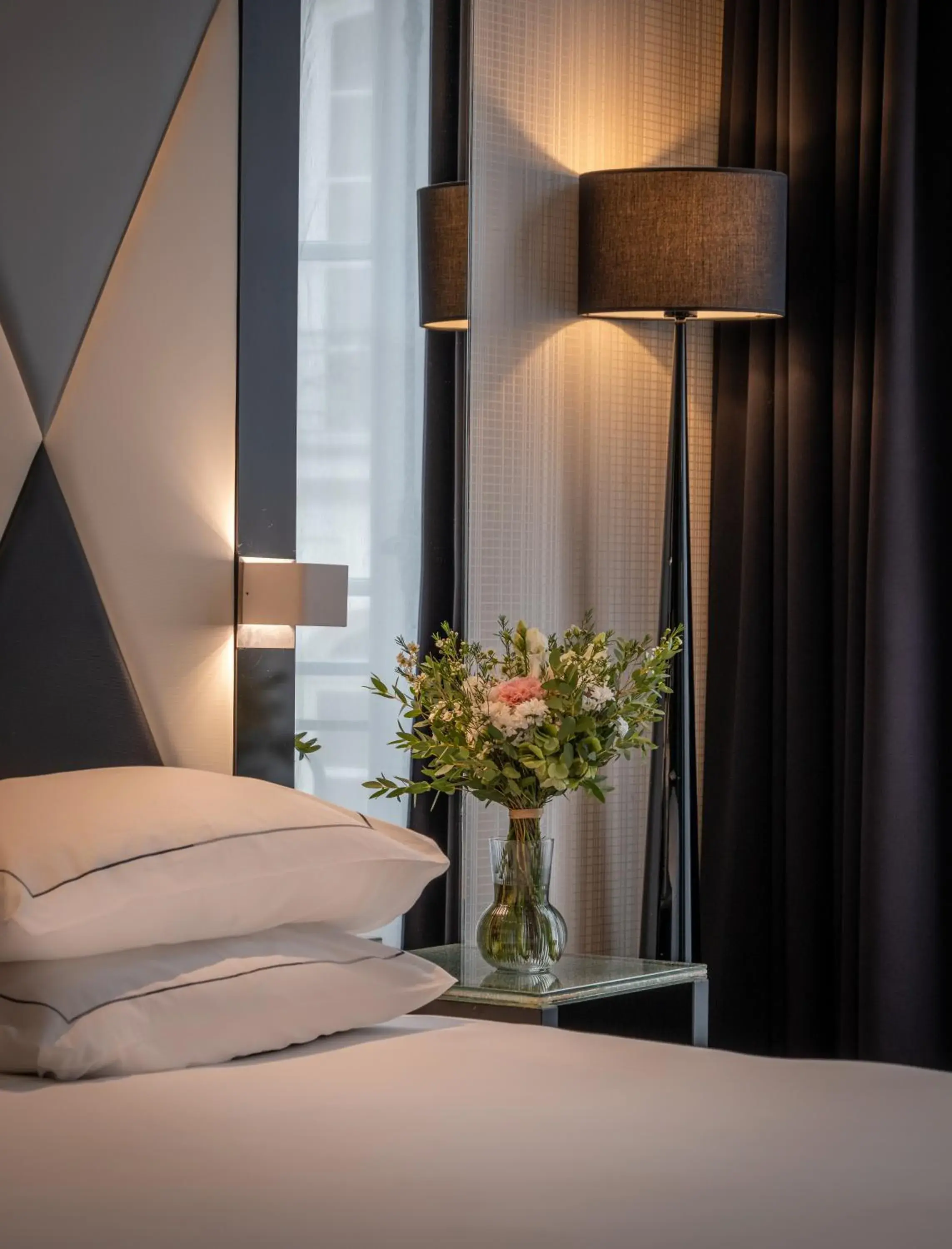 Loft with Terrace and Jacuzzi in L'Empire Paris - Louvre Loft with Terrace and Jacuzzi in L'Empire Paris - Louvre