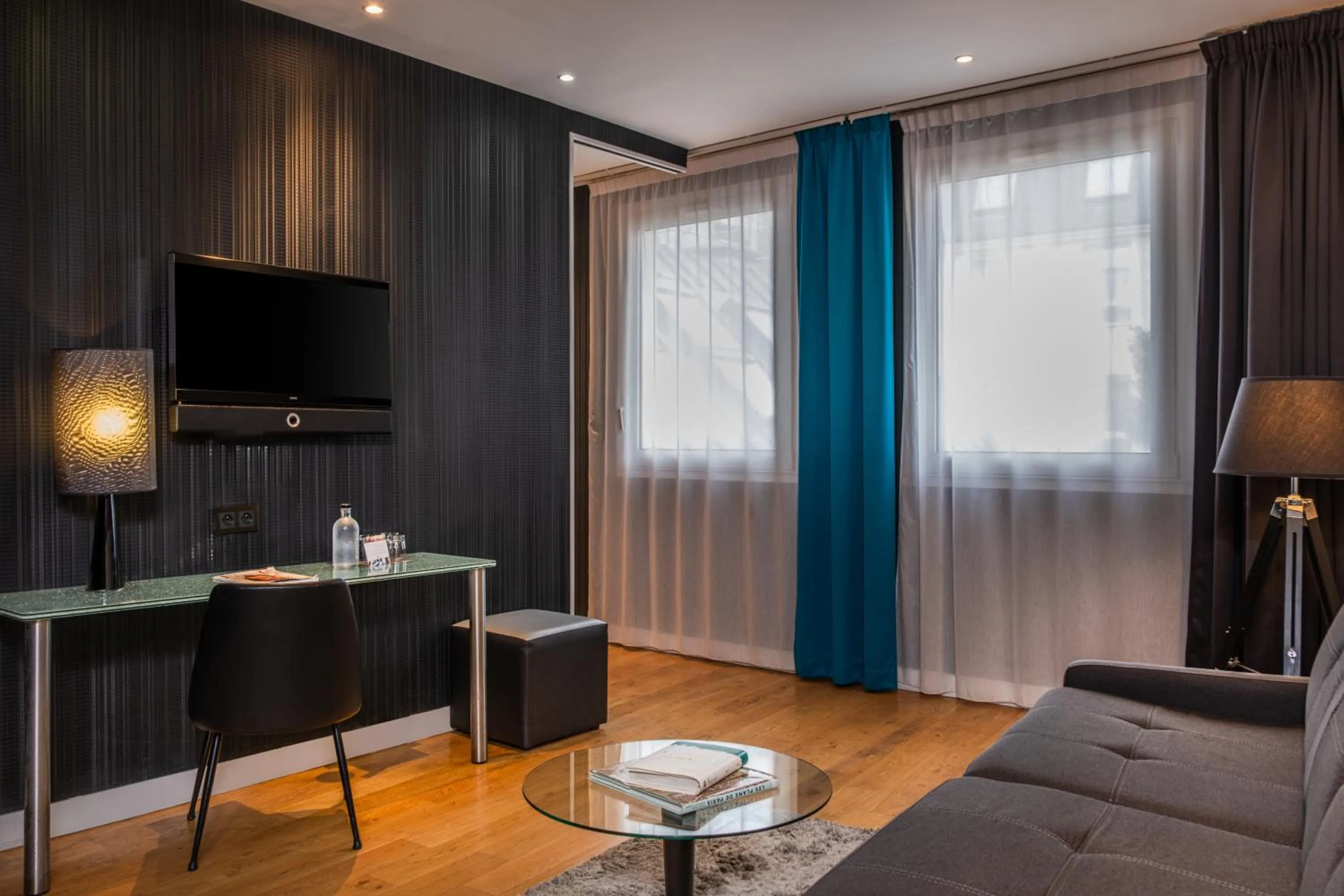 Bedroom in L'Empire Paris - Louvre