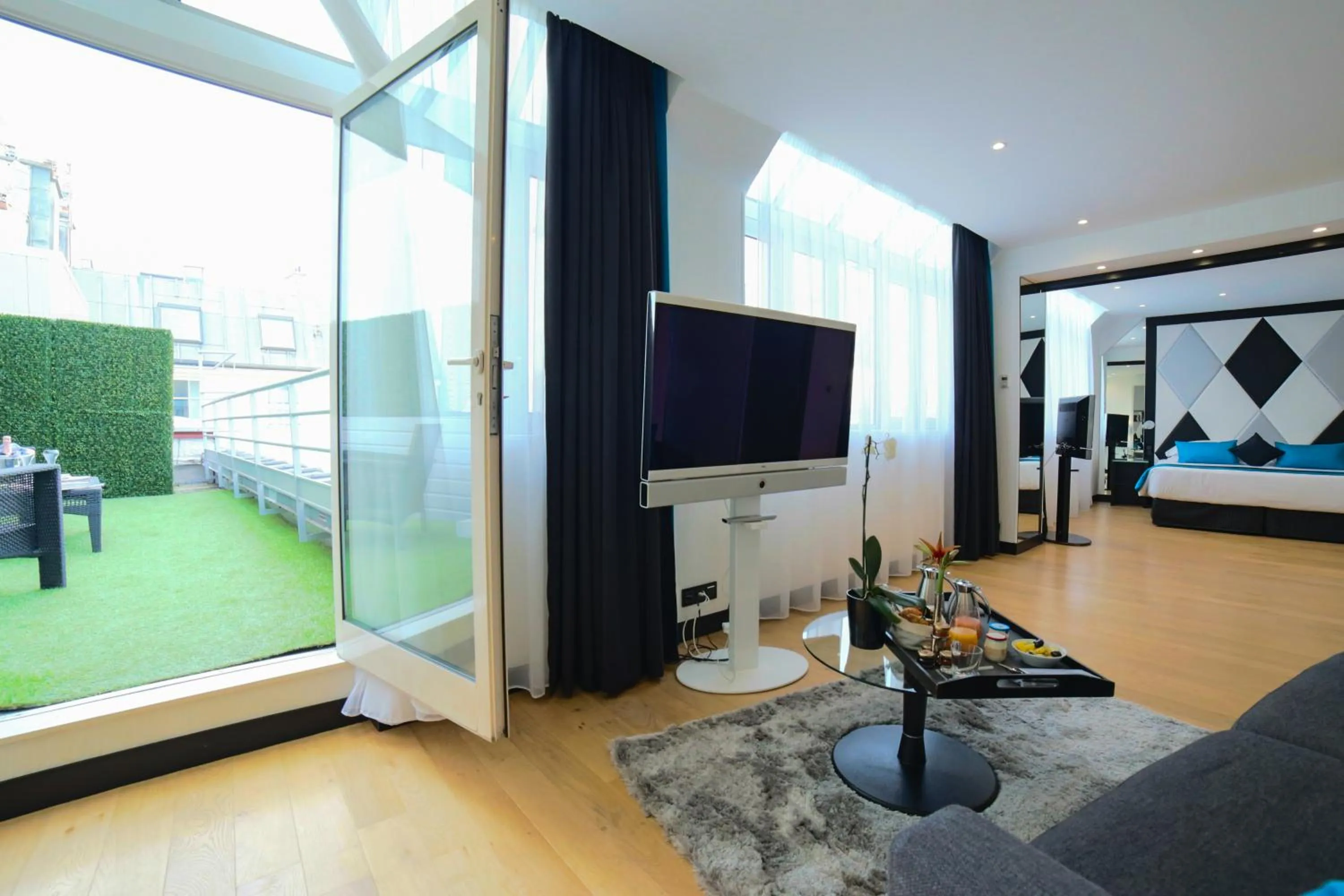 Seating area in L'Empire Paris - Louvre