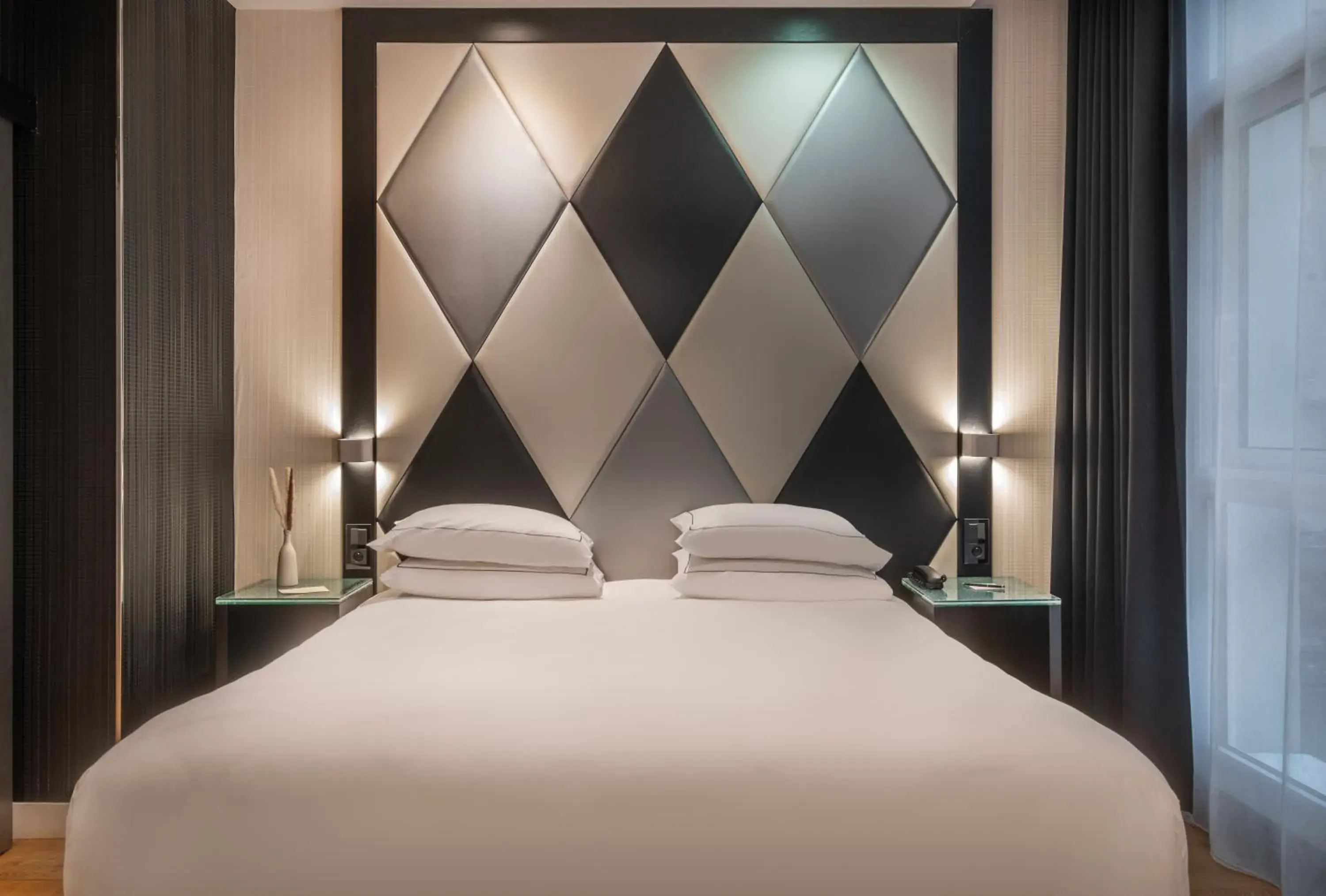 Deluxe Double or Twin Room in L'Empire Paris - Louvre Deluxe Double or Twin Room in L'Empire Paris - Louvre