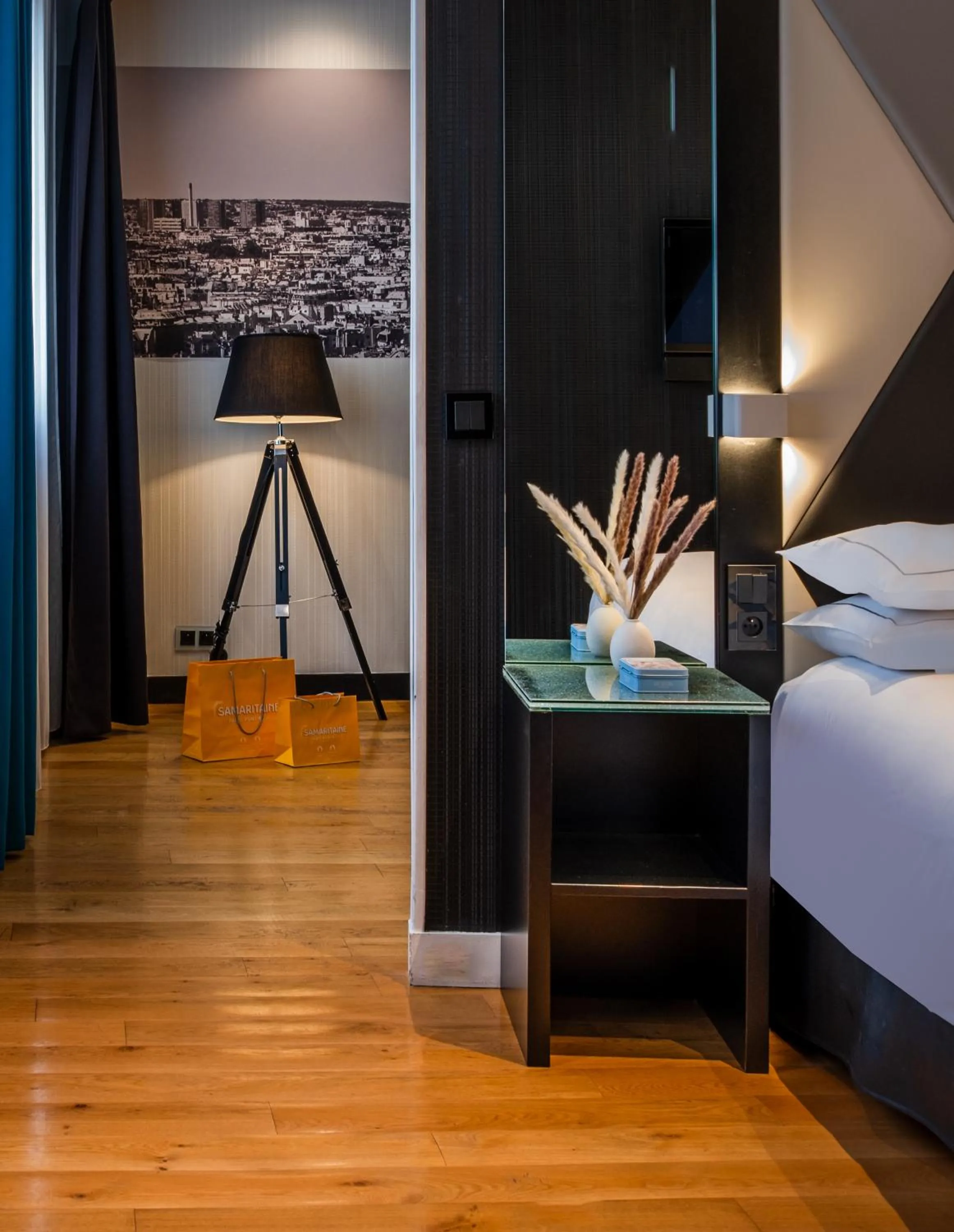 Bedroom, Bed in L'Empire Paris - Louvre