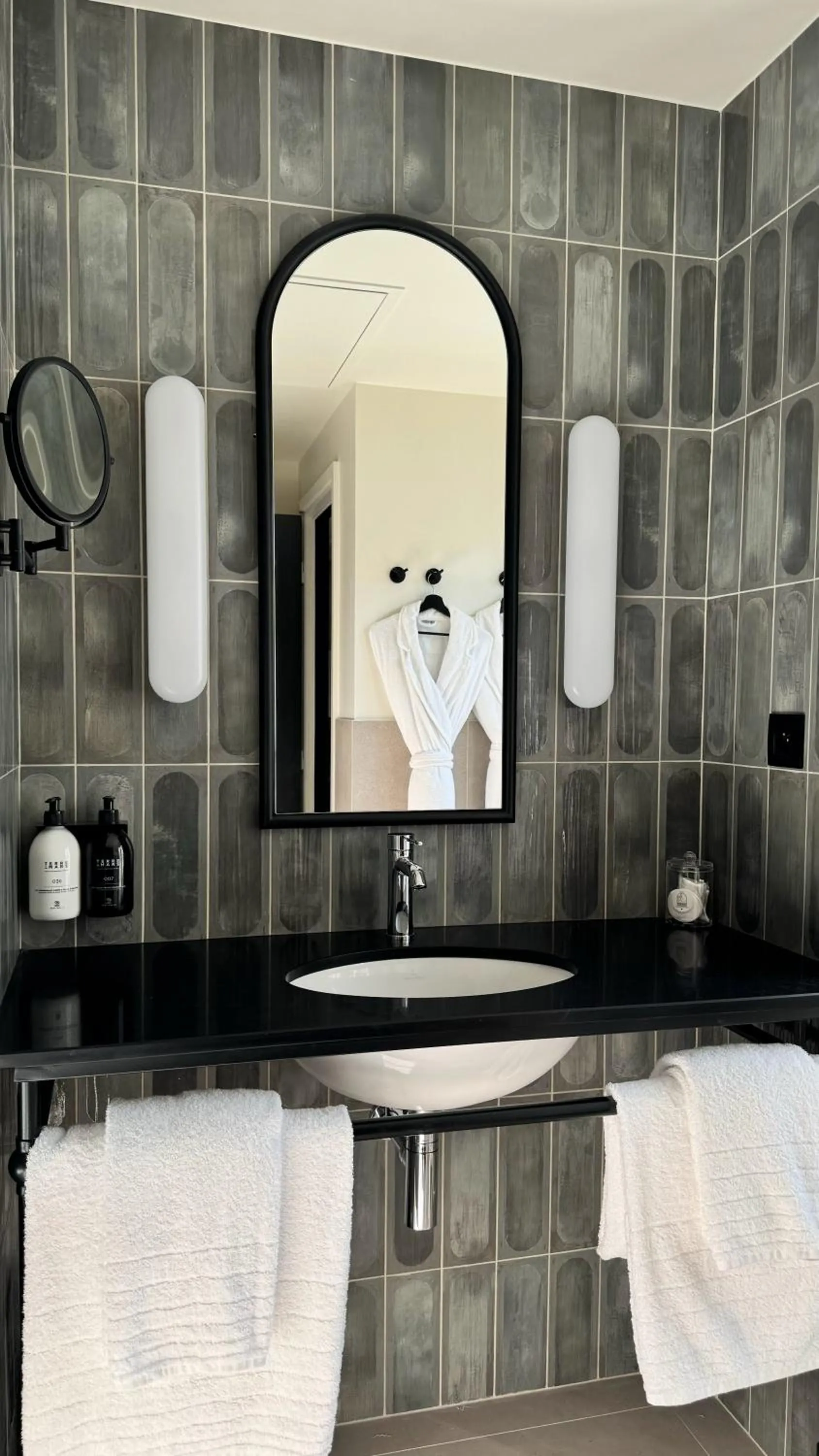 Bathroom in Hotel Grand Coeur Latin