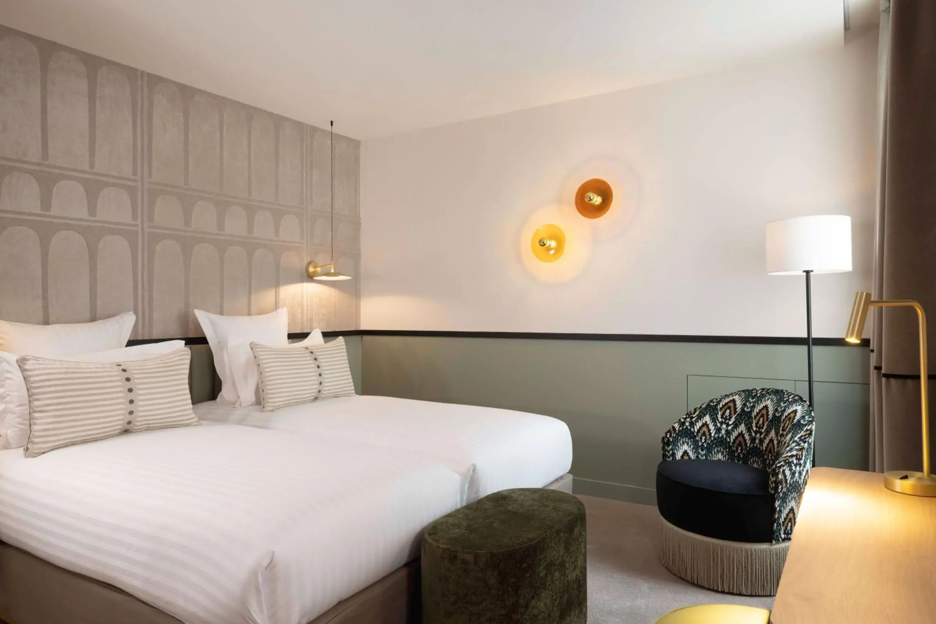 Superior Twin Room in Hotel Grand Coeur Latin Superior Twin Room in Hotel Grand Coeur Latin