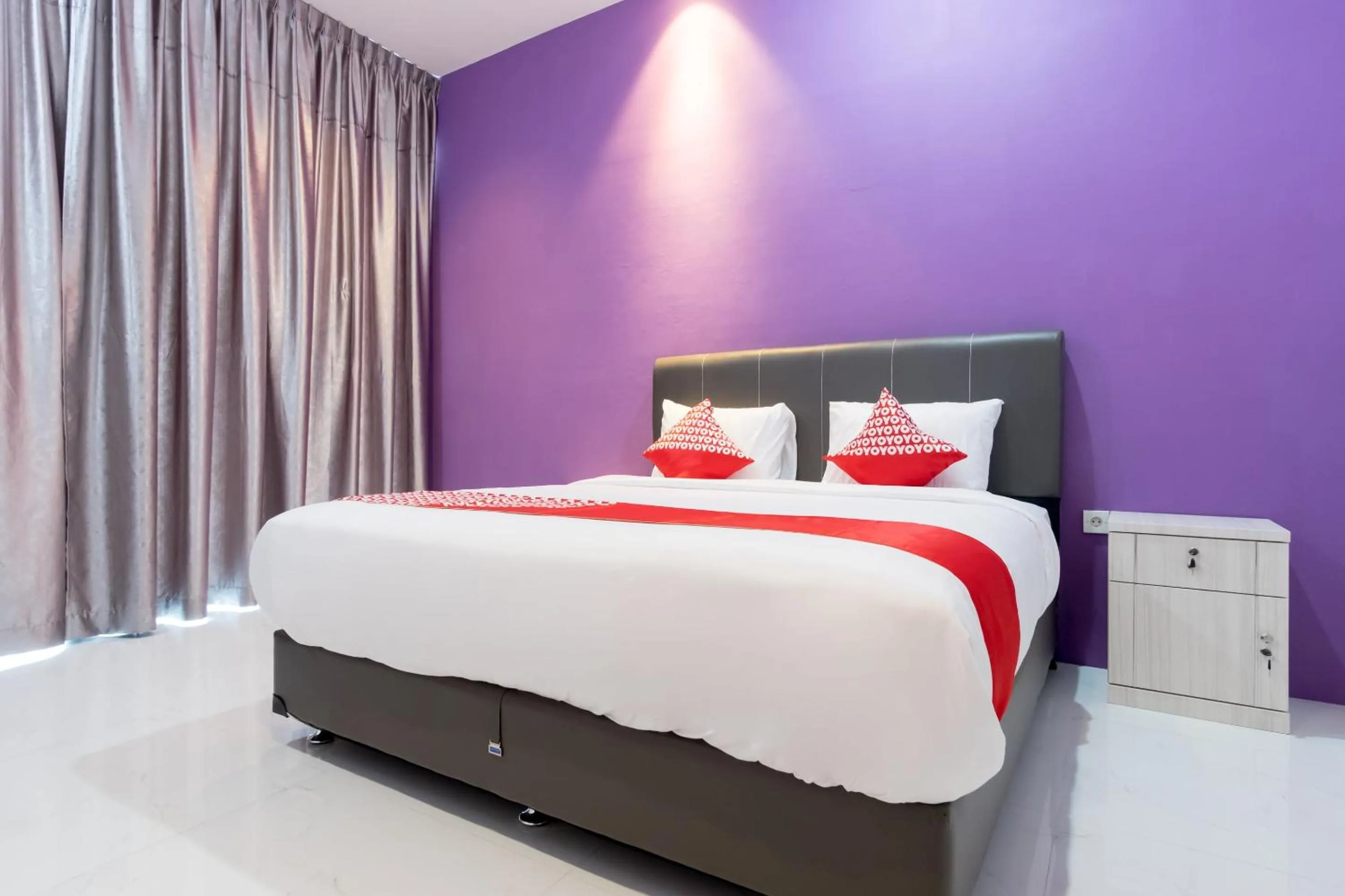 Bedroom, Bed in Hotel O Royal Guest House