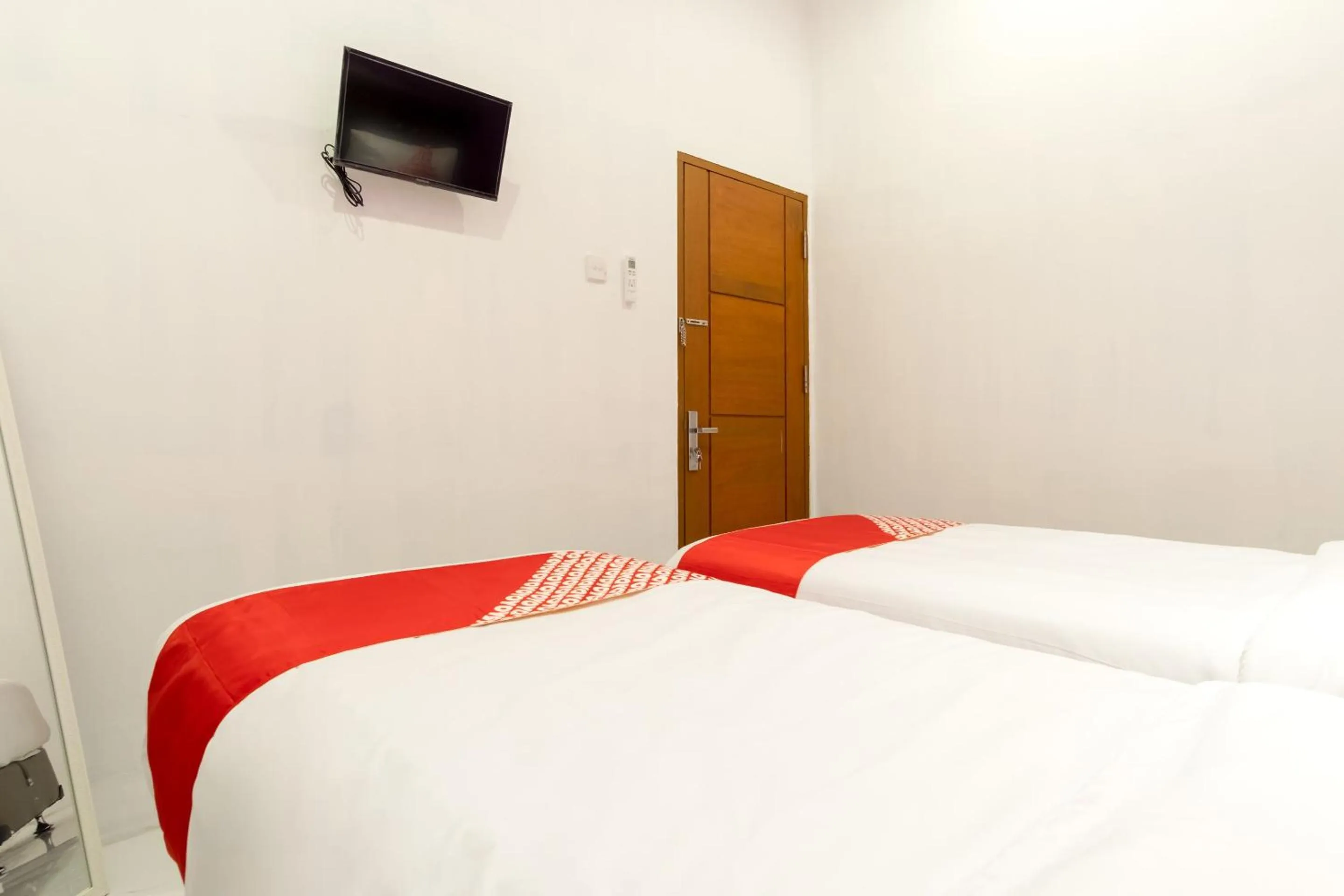 Bedroom, Bed in Hotel O Royal Guest House