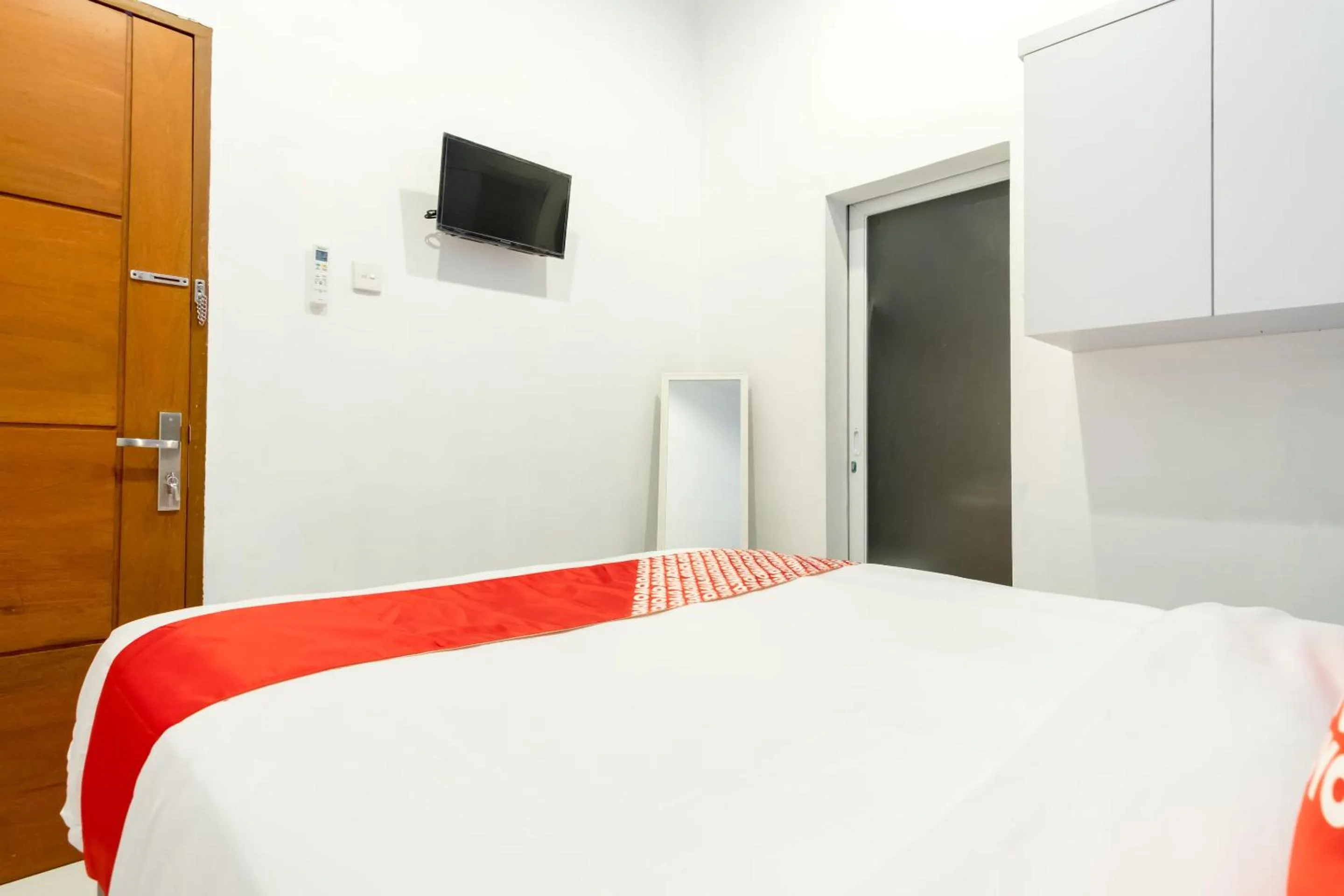 Bedroom, Bed in Hotel O Royal Guest House