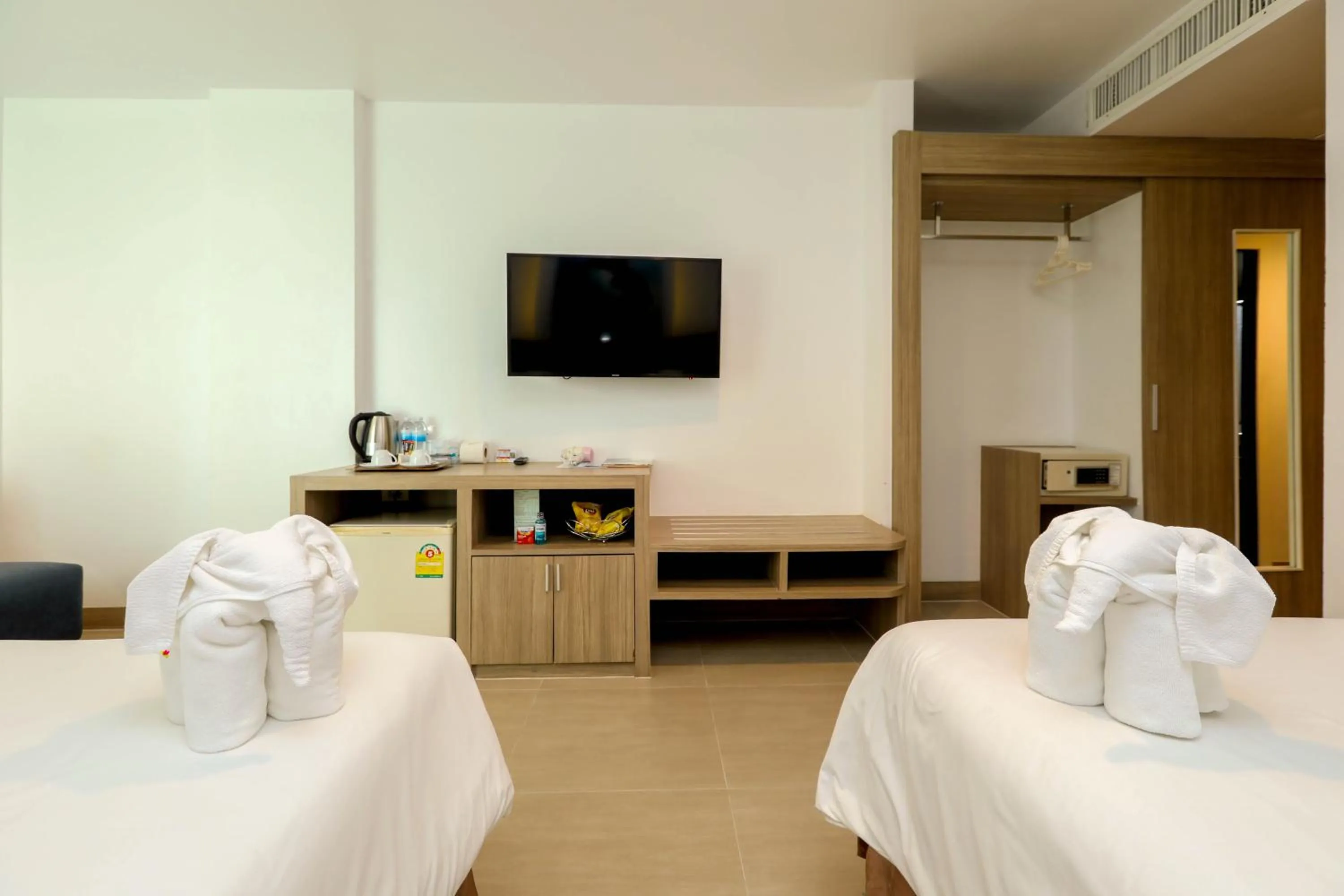 Bed in Flipper House Hotel - SHA Extra Plus