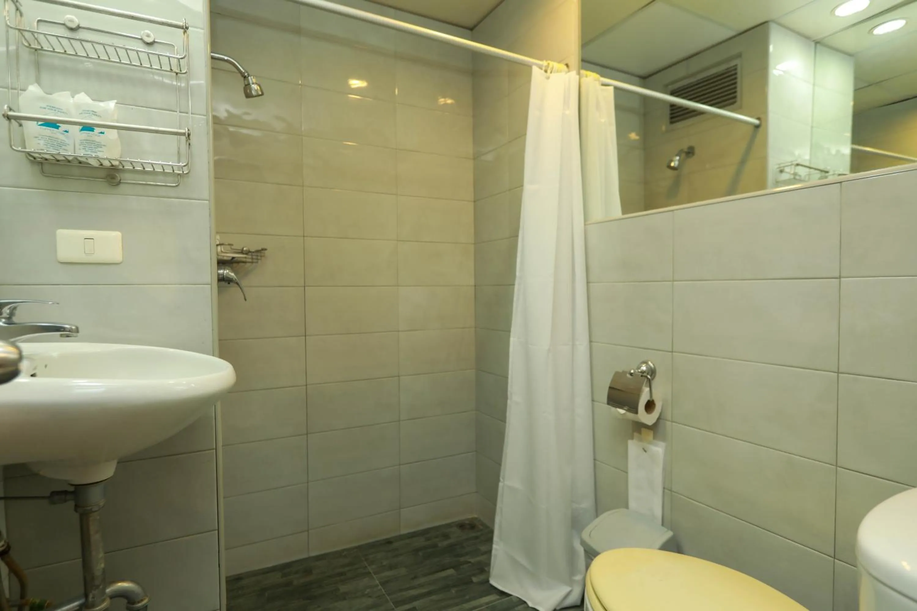 Flipper House Hotel - SHA Extra Plus