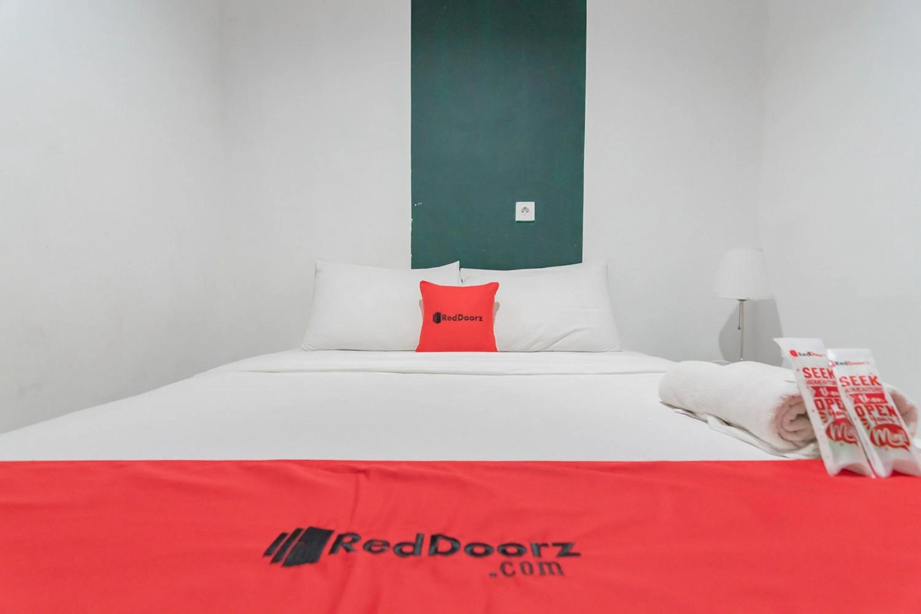 Bed in RedDoorz At Sani Guest House Balikpapan