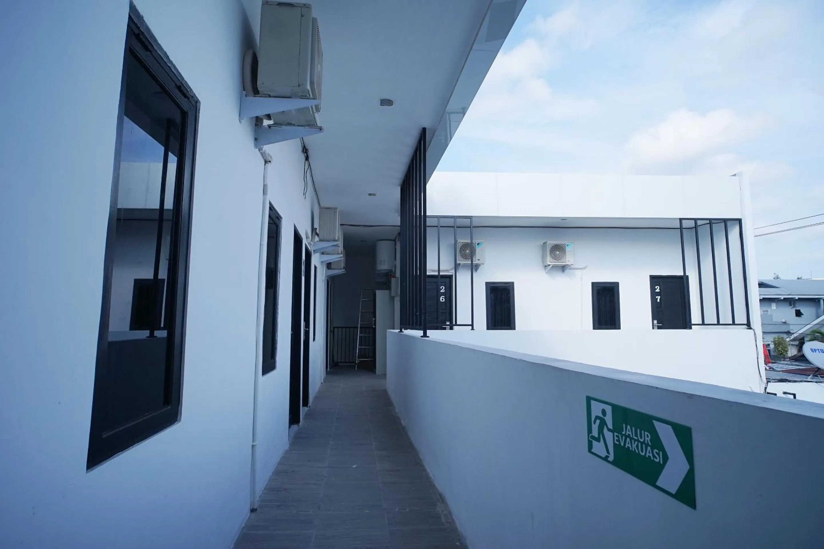 Property building in RedDoorz At Sani Guest House Balikpapan
