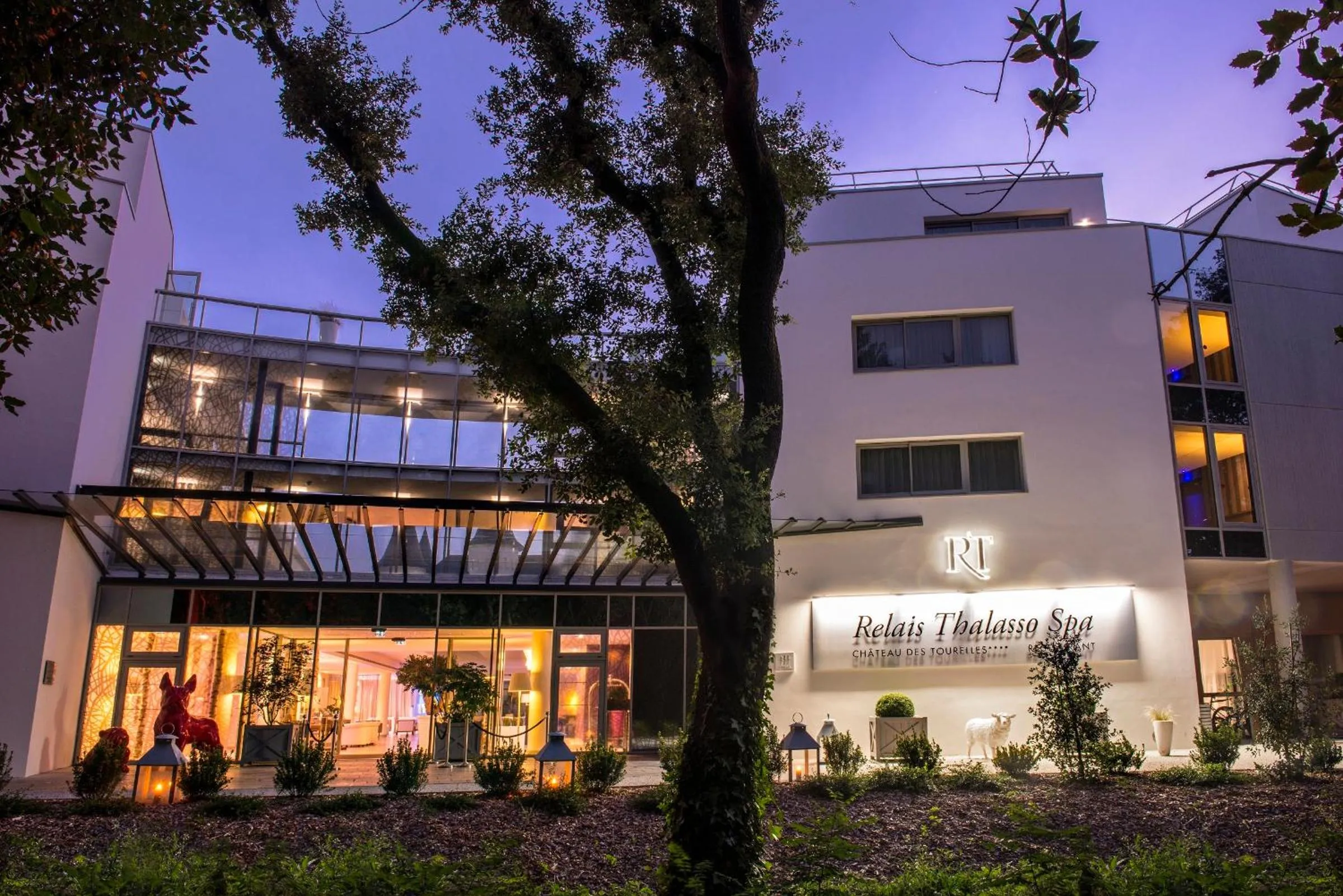 Property building in Hôtel Château des Tourelles - Relais Thalasso & Spa