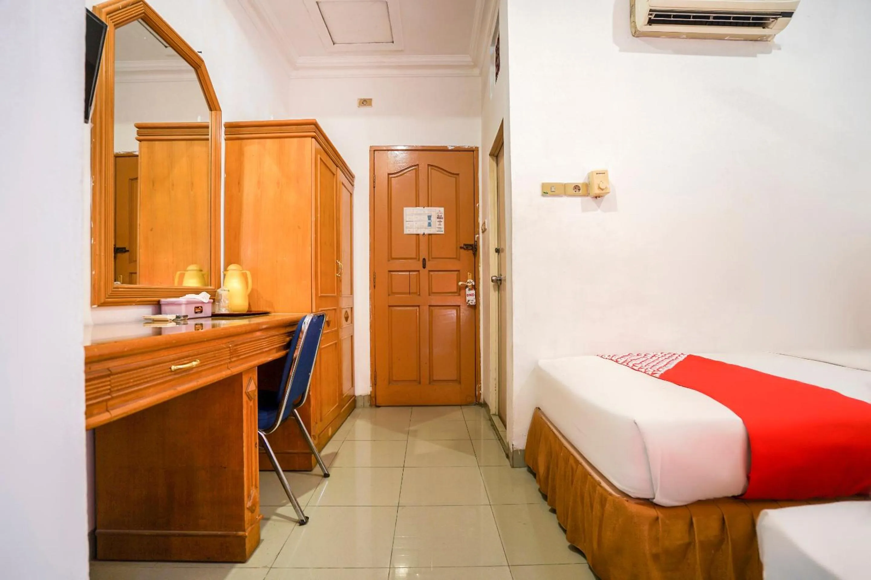 Bedroom in SUPER OYO 1173 Hotel Shofa Marwah