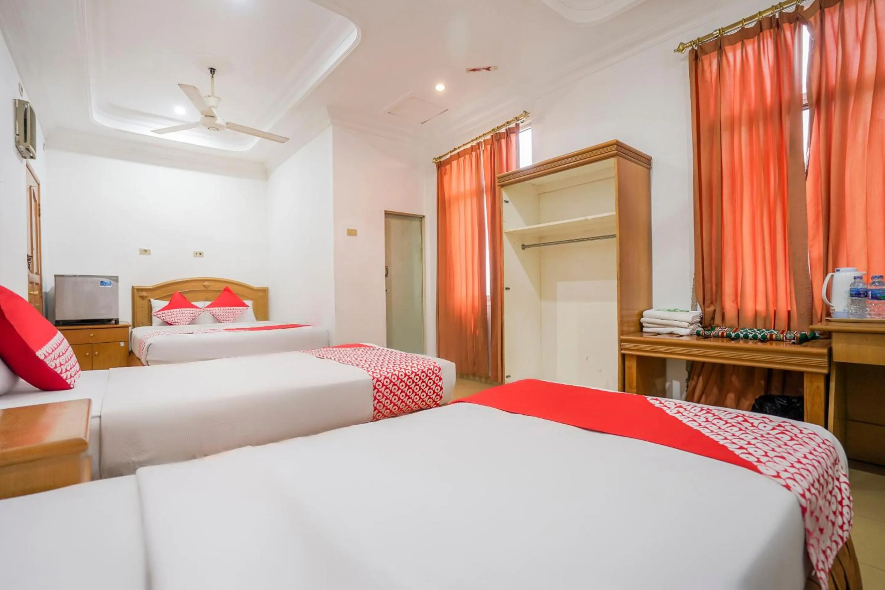 Bedroom in SUPER OYO 1173 Hotel Shofa Marwah