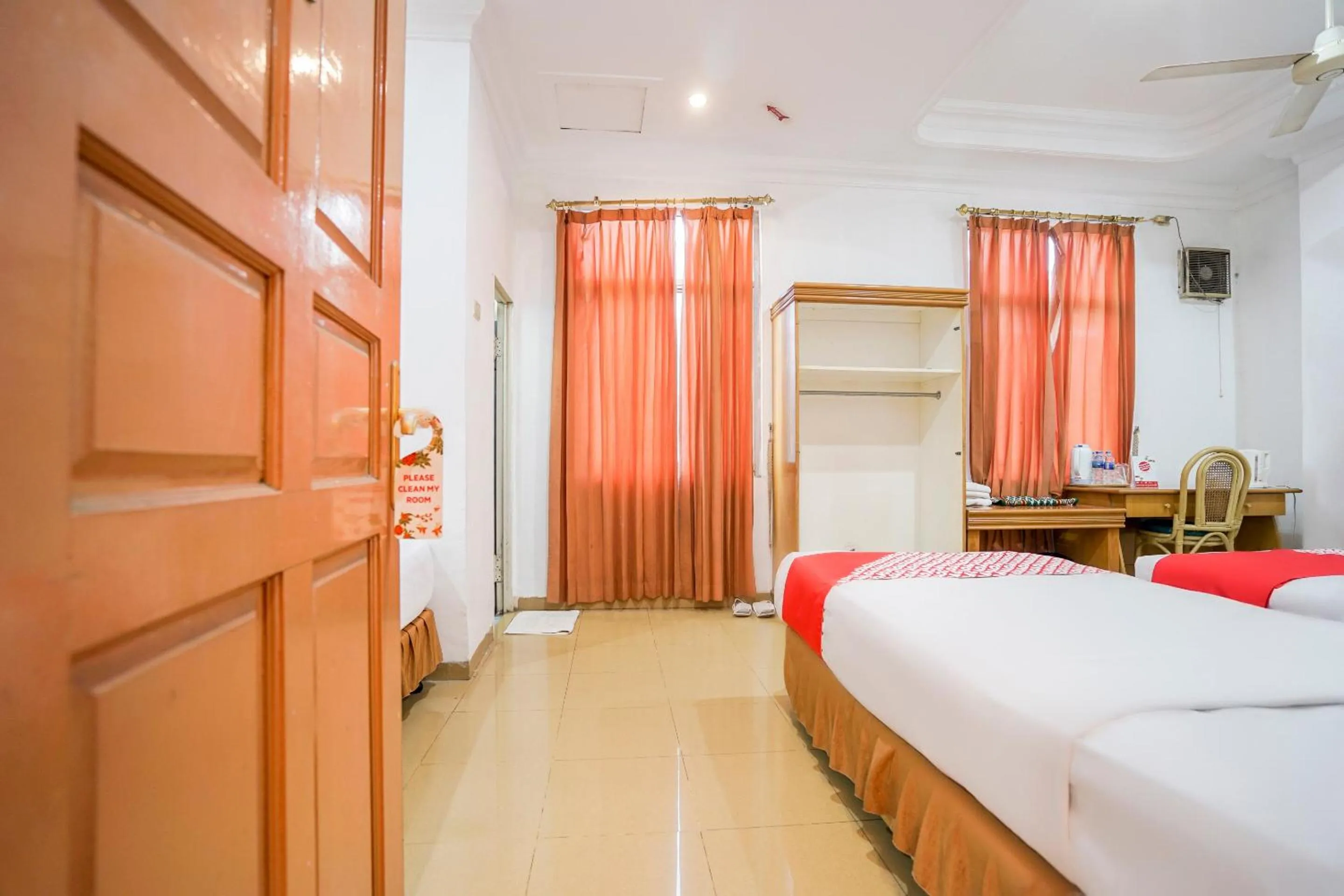 Bedroom in SUPER OYO 1173 Hotel Shofa Marwah