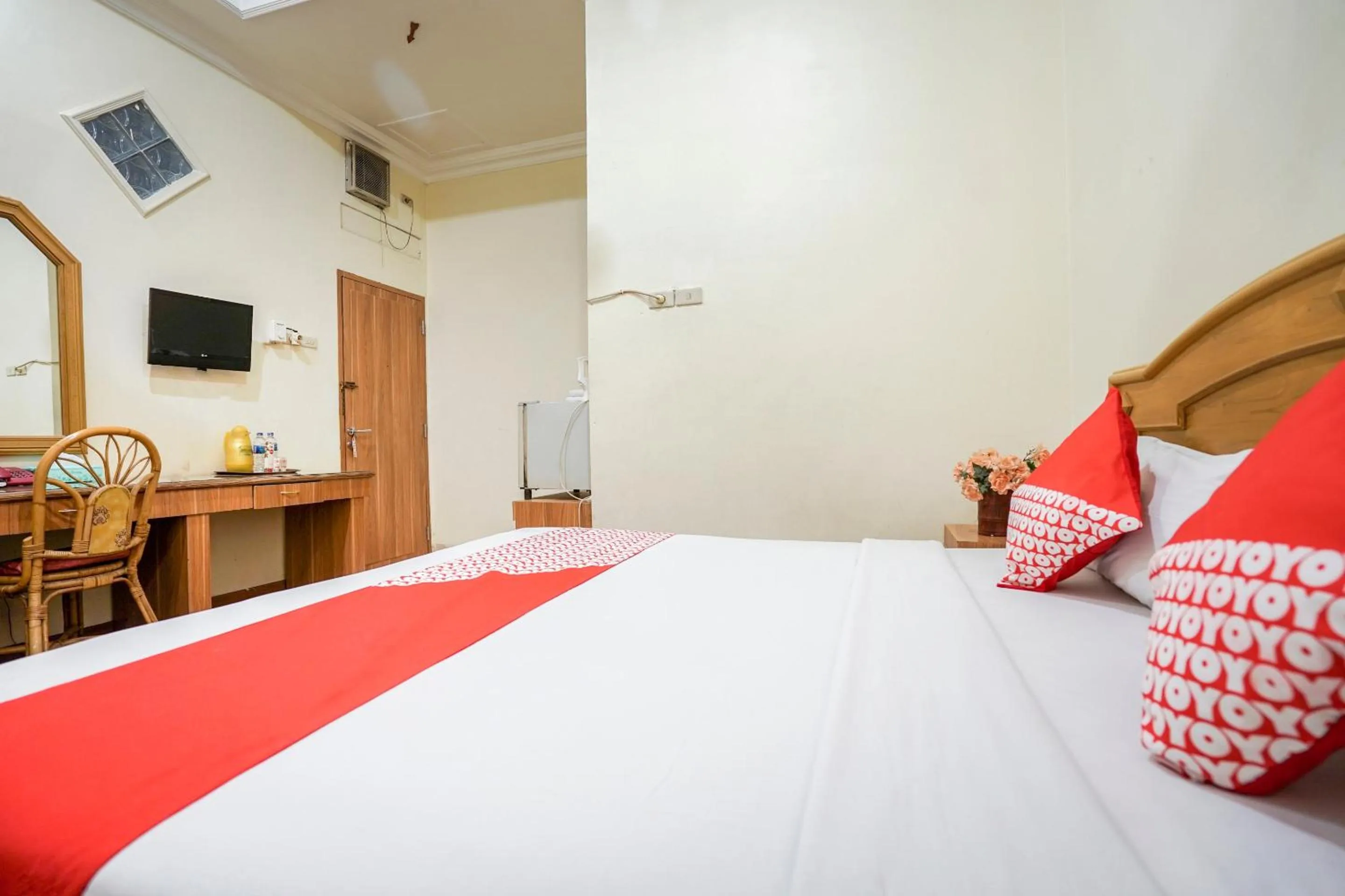Bedroom in SUPER OYO 1173 Hotel Shofa Marwah