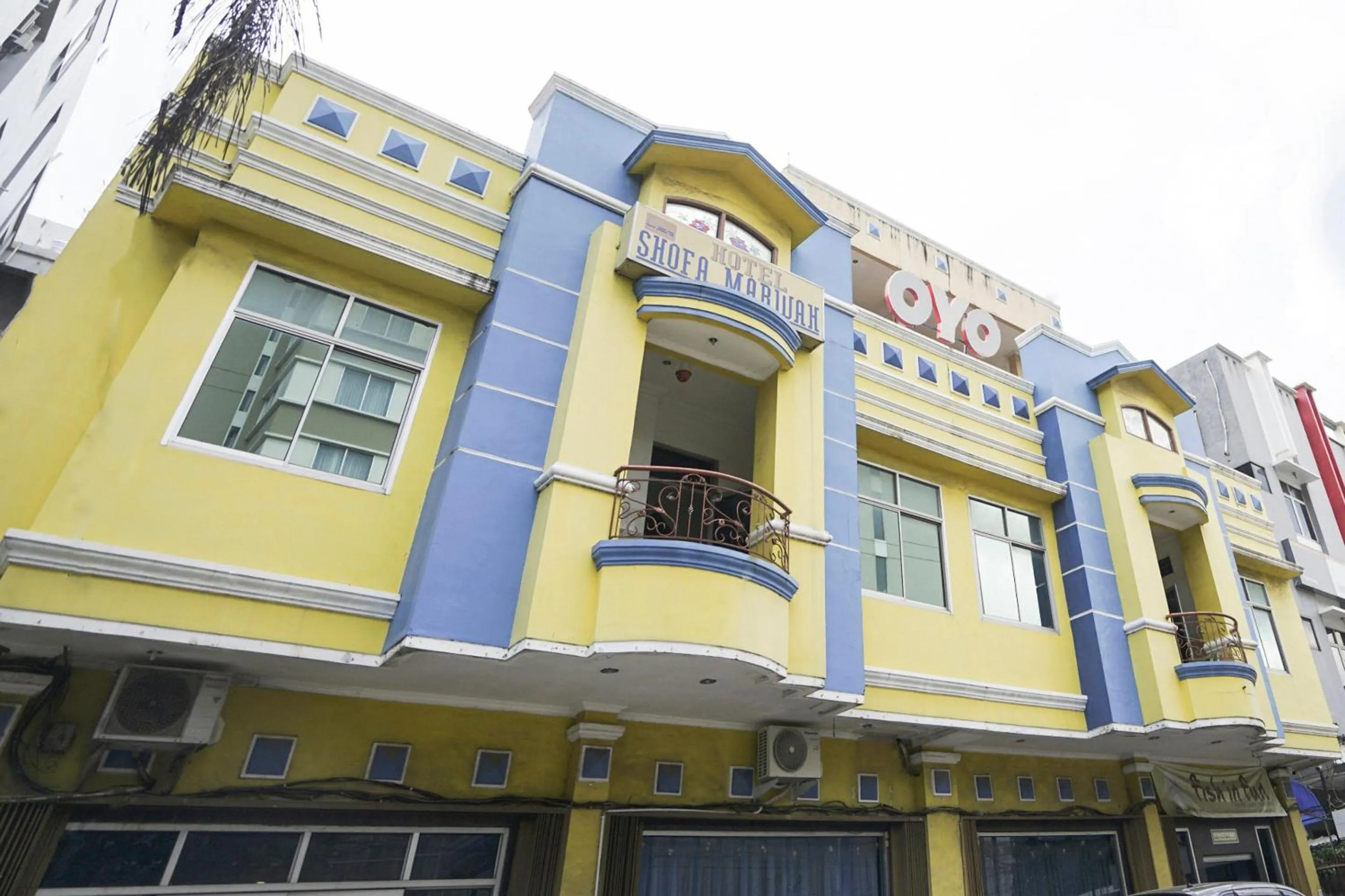 Facade/entrance in SUPER OYO 1173 Hotel Shofa Marwah