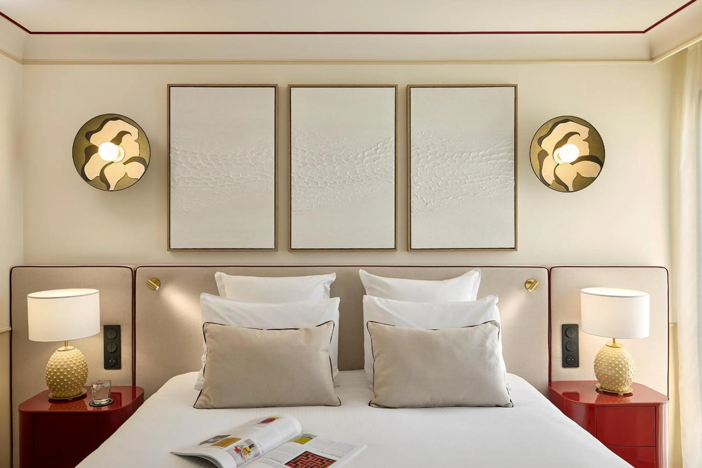 Bed in Grand Hôtel Roi René Aix - MGallery Collection