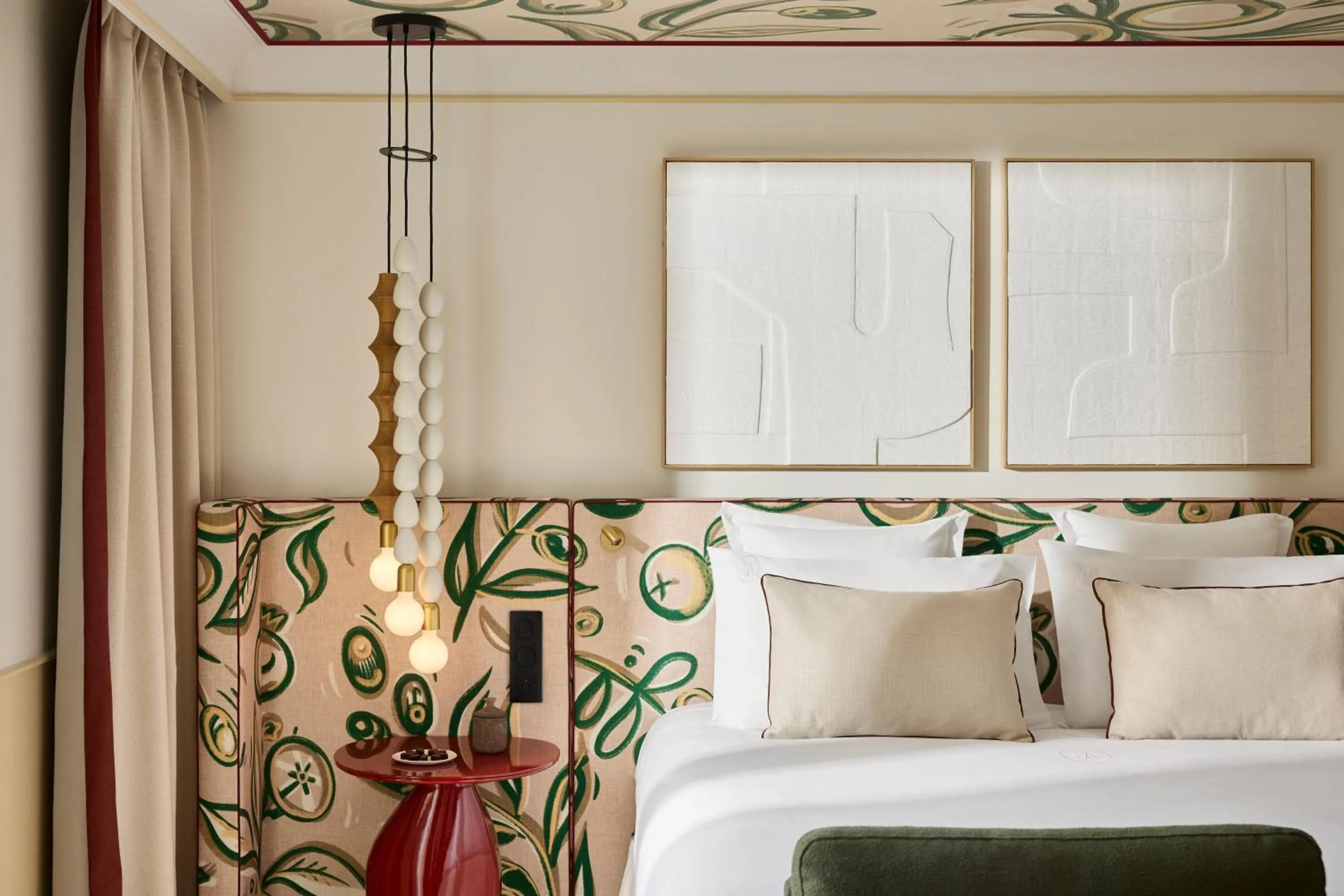 Bedroom, Bed in Grand Hôtel Roi René Aix - MGallery Collection