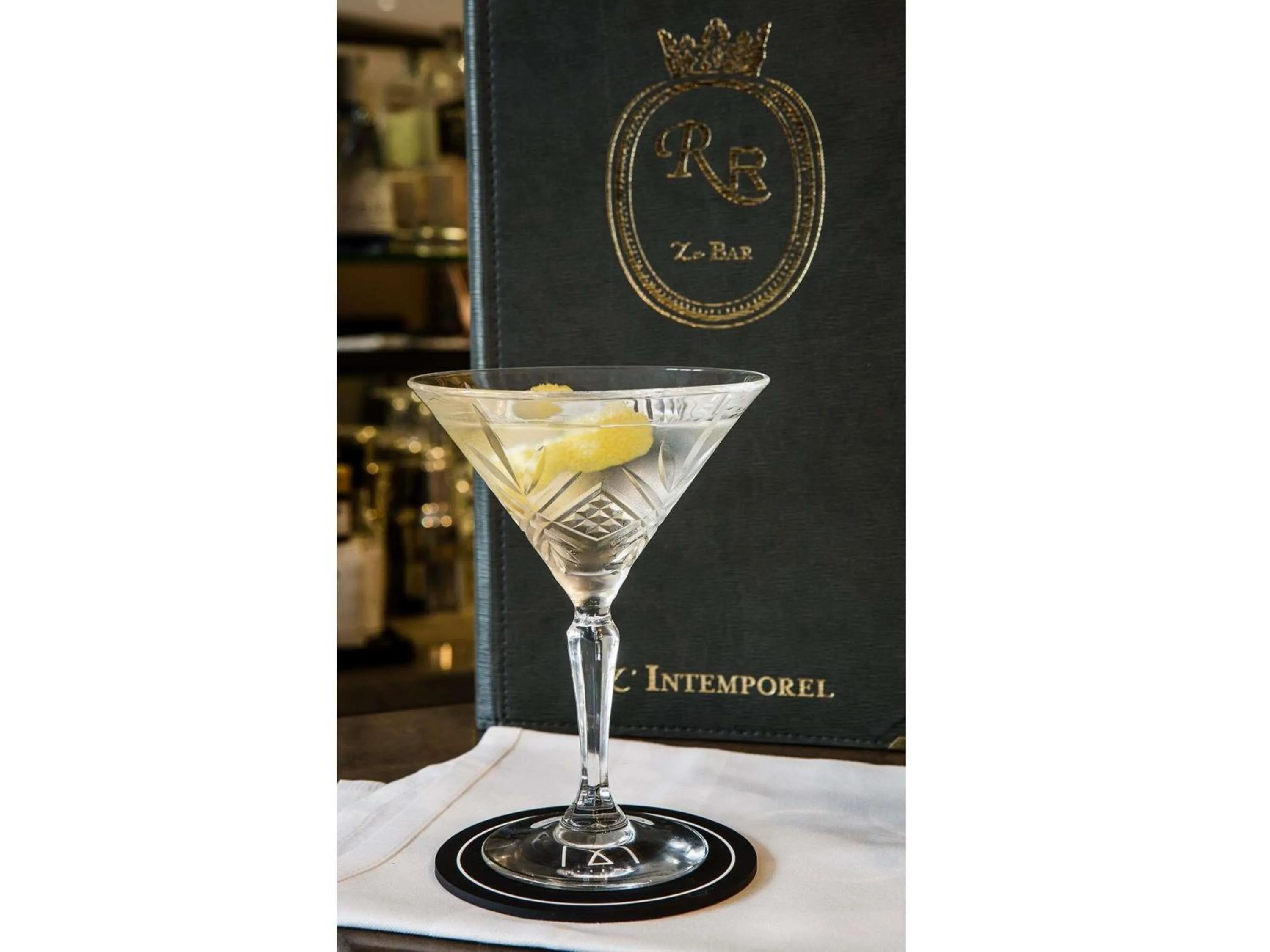 Lounge or bar in Grand Hôtel Roi René Aix - MGallery Collection