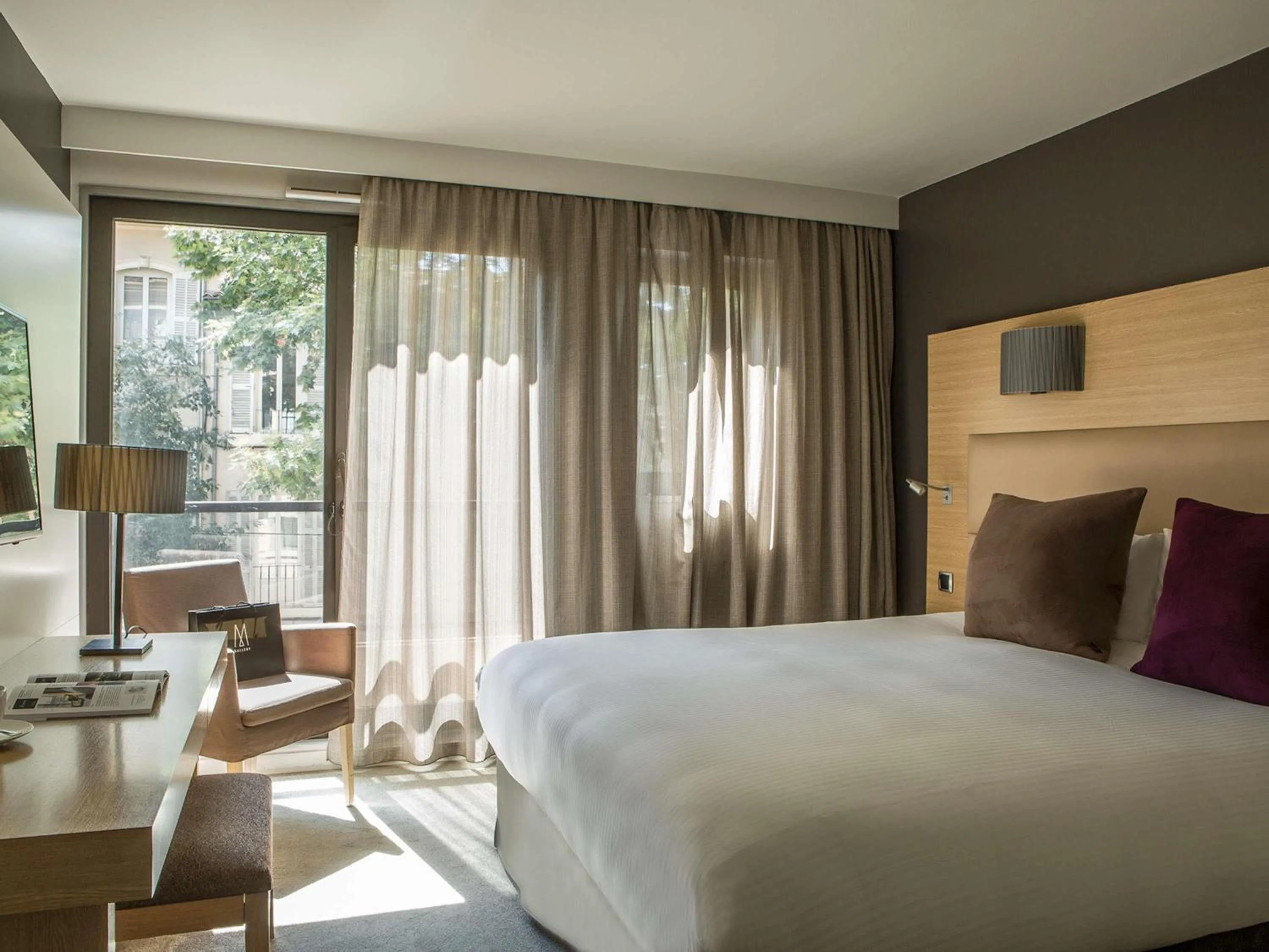 Bedroom, Bed in Grand Hôtel Roi René Aix - MGallery Collection