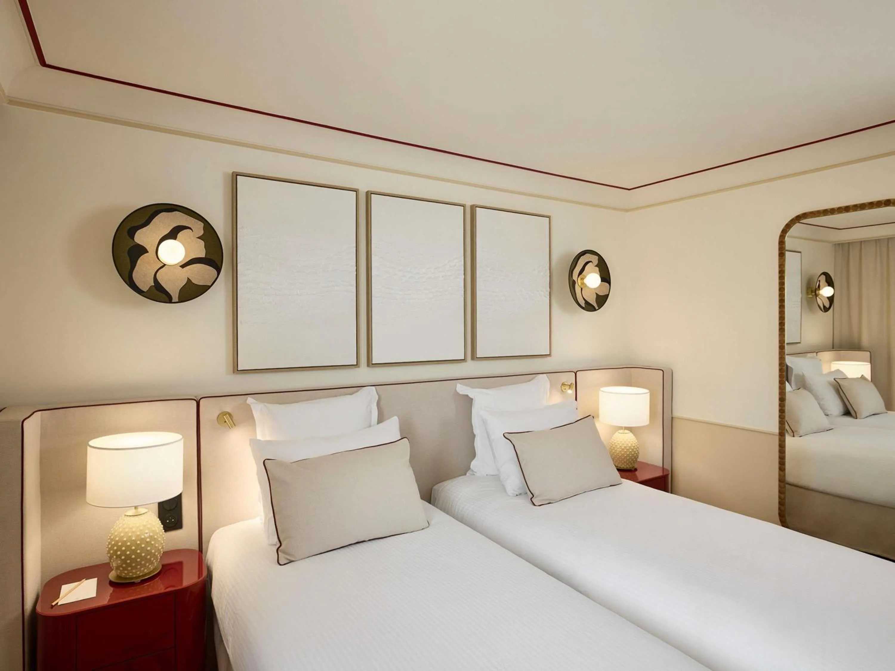 Bedroom, Bed in Grand Hôtel Roi René Aix - MGallery Collection