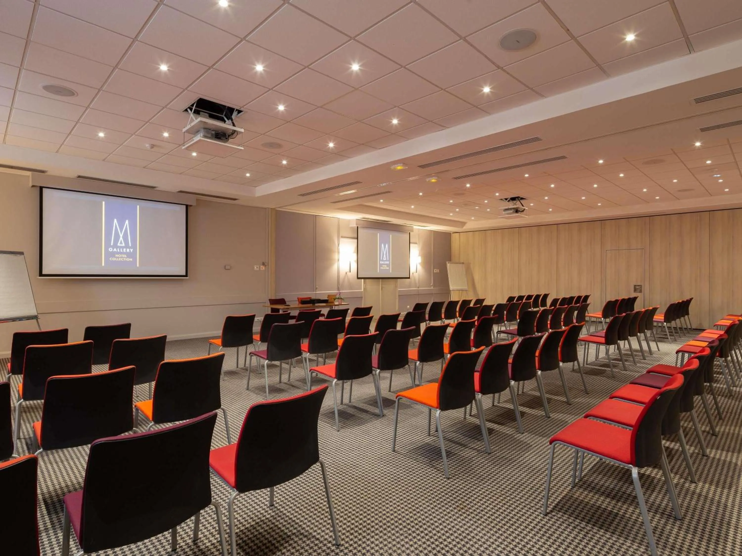 Meeting/conference room in Grand Hôtel Roi René Aix - MGallery Collection