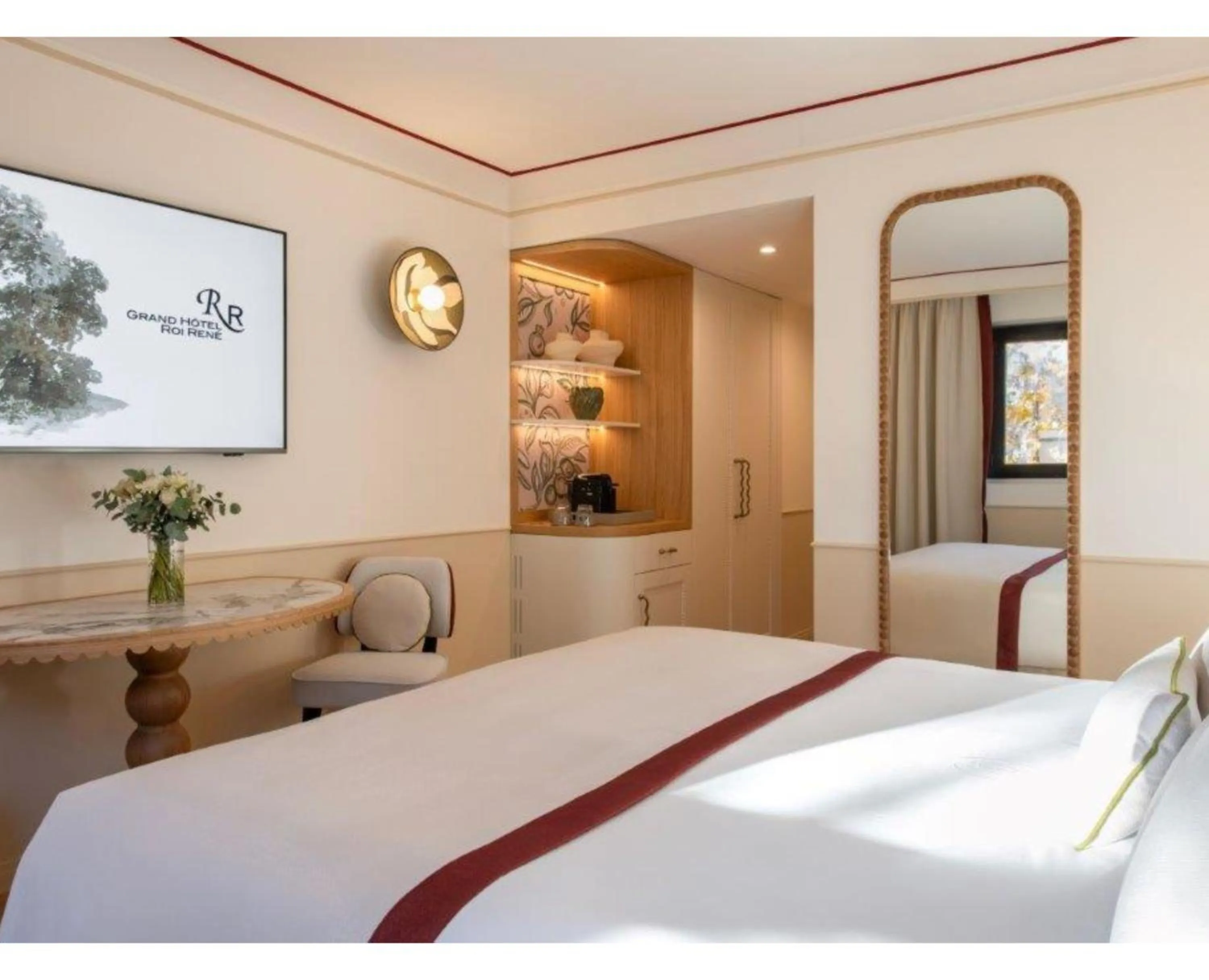 Bed in Grand Hôtel Roi René Aix - MGallery Collection