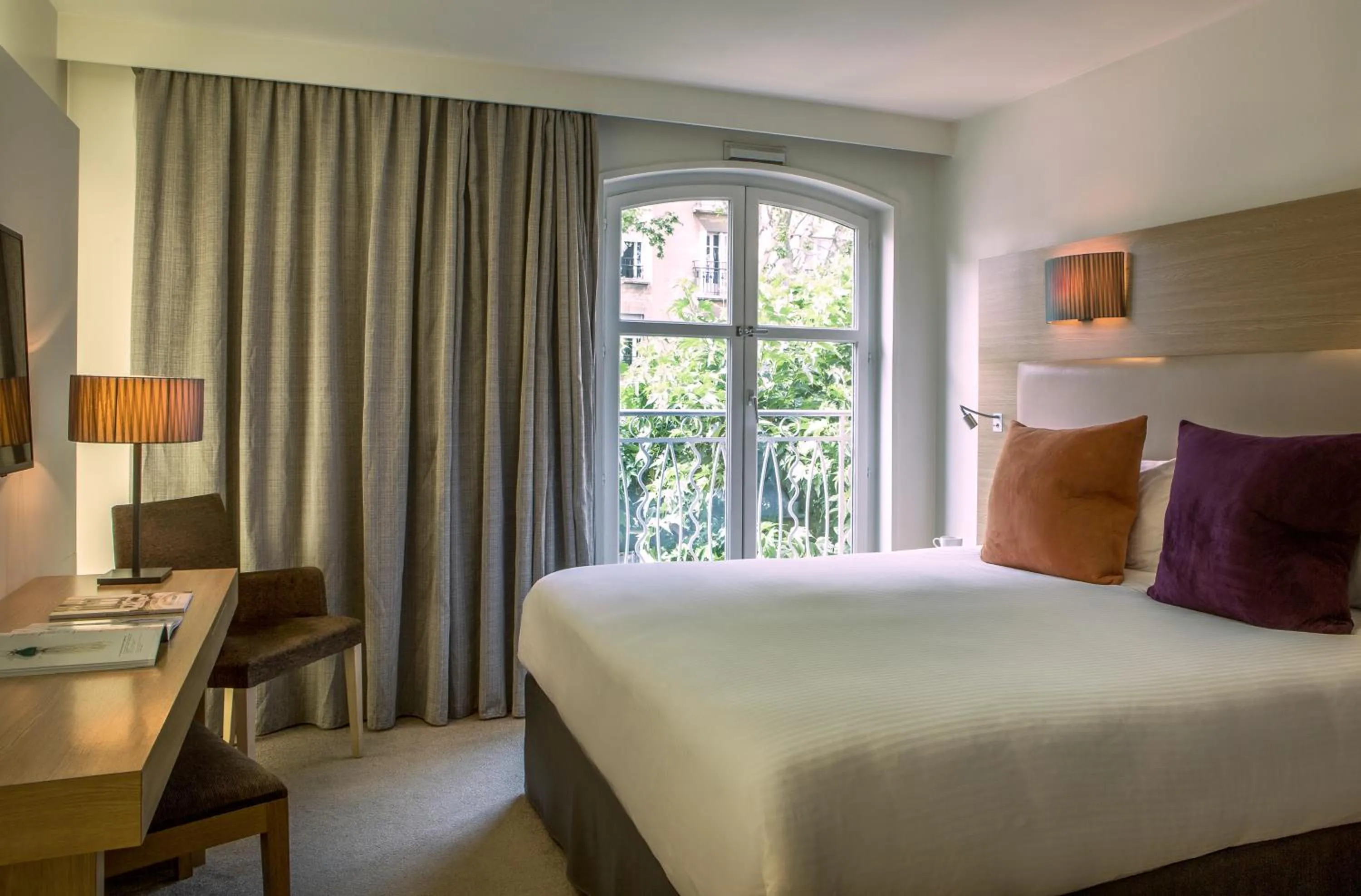 Bedroom, Bed in Grand Hôtel Roi René Aix - MGallery Collection
