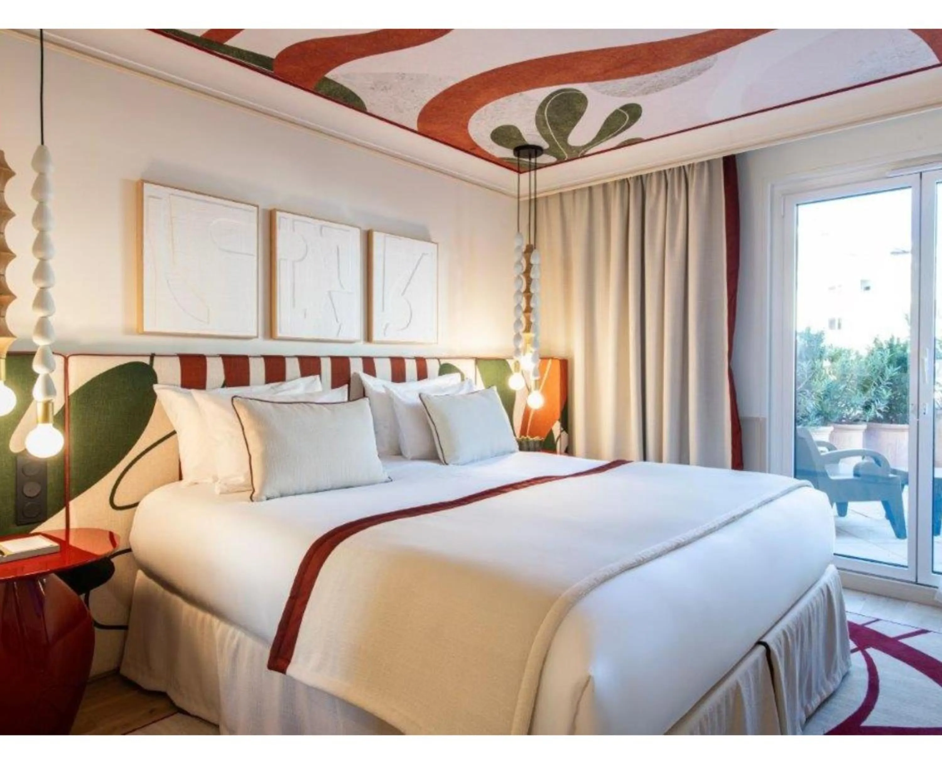 Bed in Grand Hôtel Roi René Aix - MGallery Collection