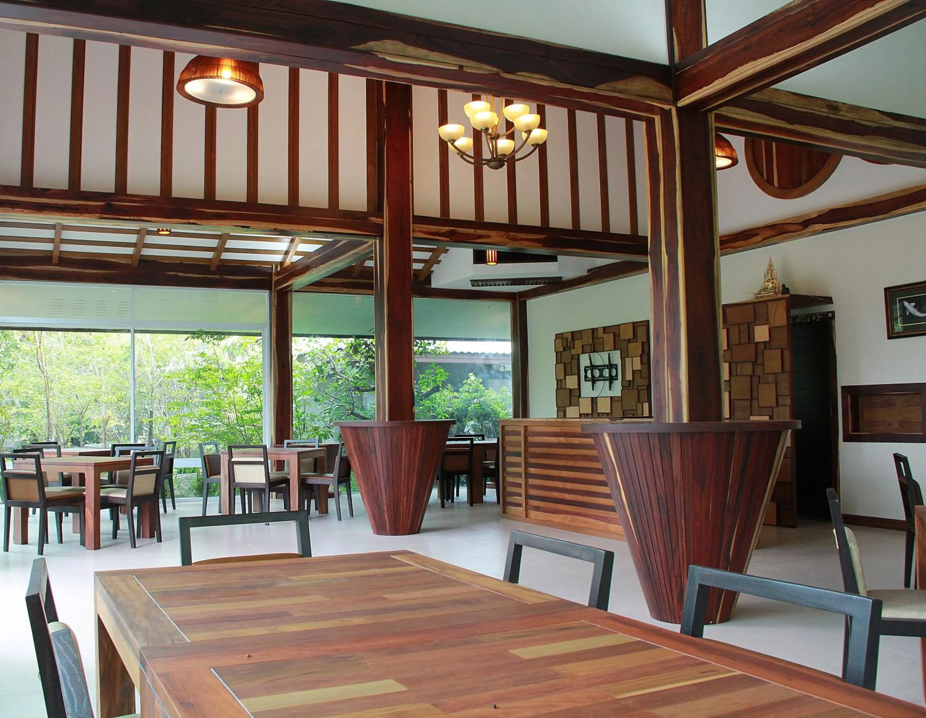 Restaurant/places to eat in Taman Resort