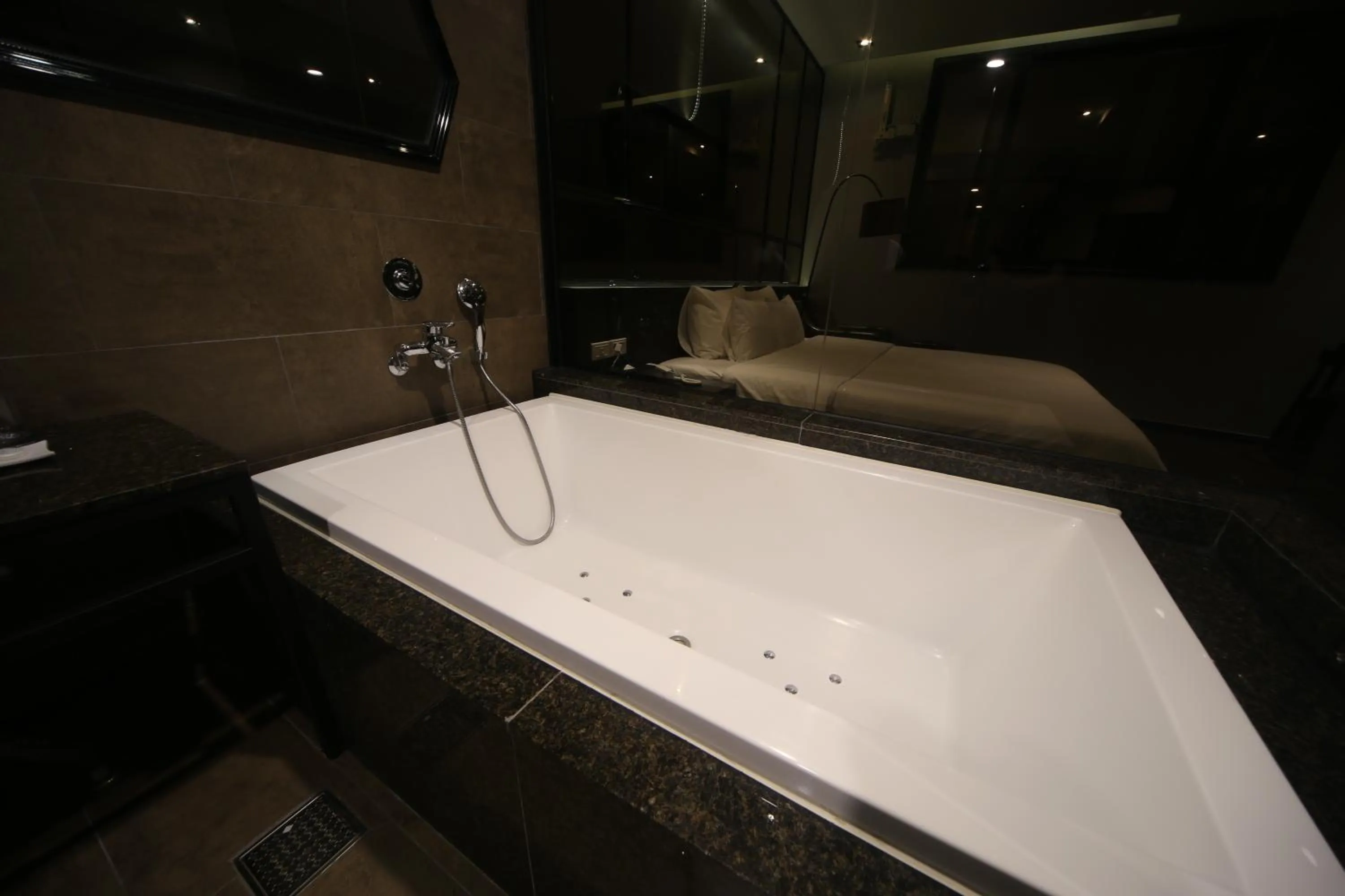 Bath in Beomil Brown Dot Hotel