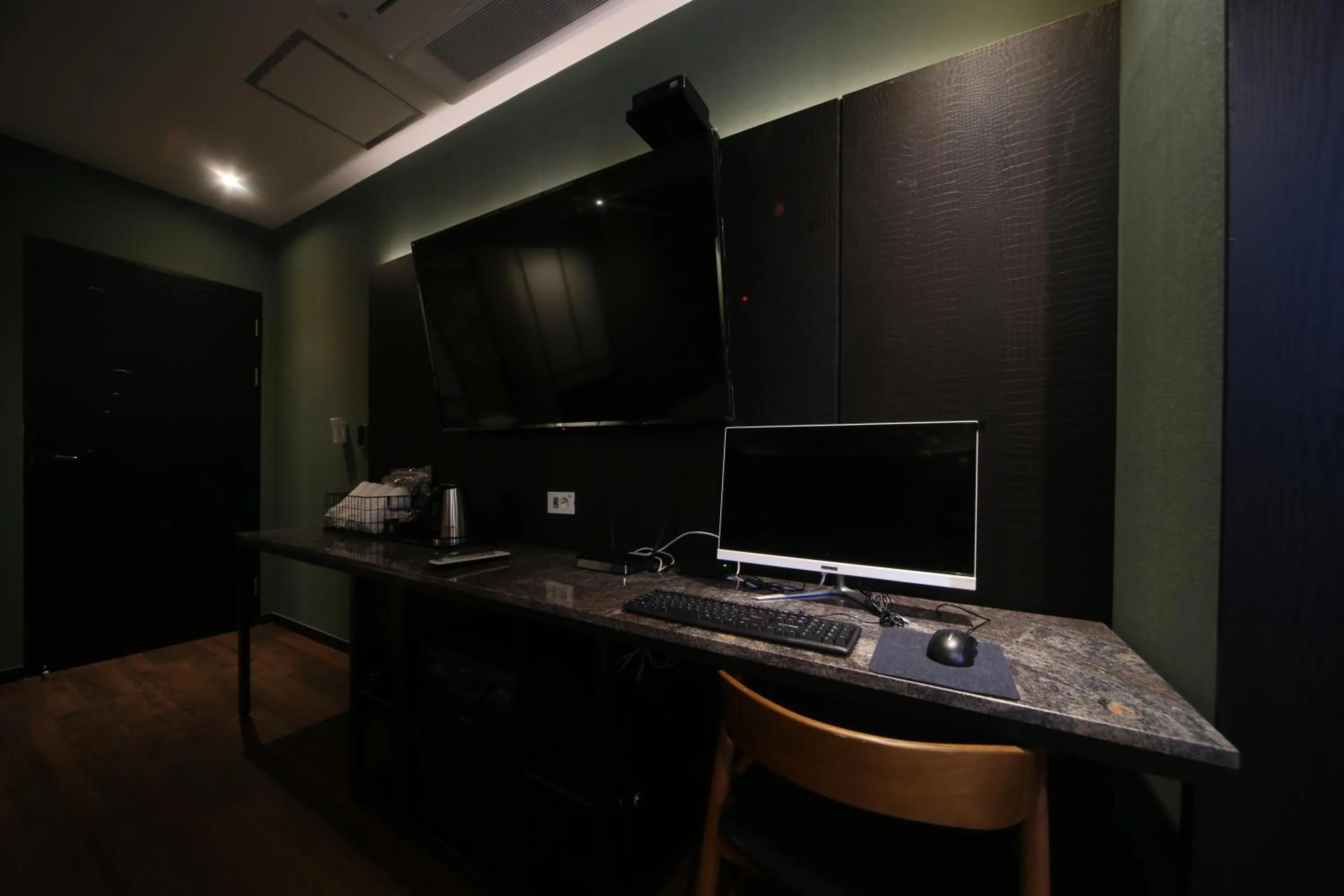 TV and multimedia in Beomil Brown Dot Hotel