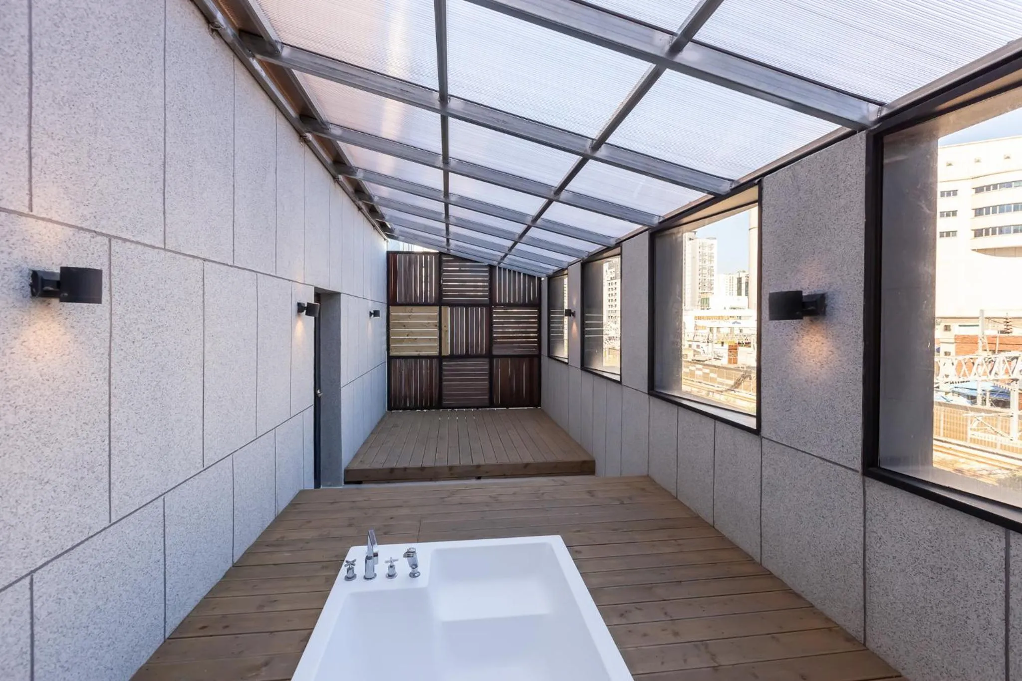 Balcony/Terrace in Beomil Brown Dot Hotel