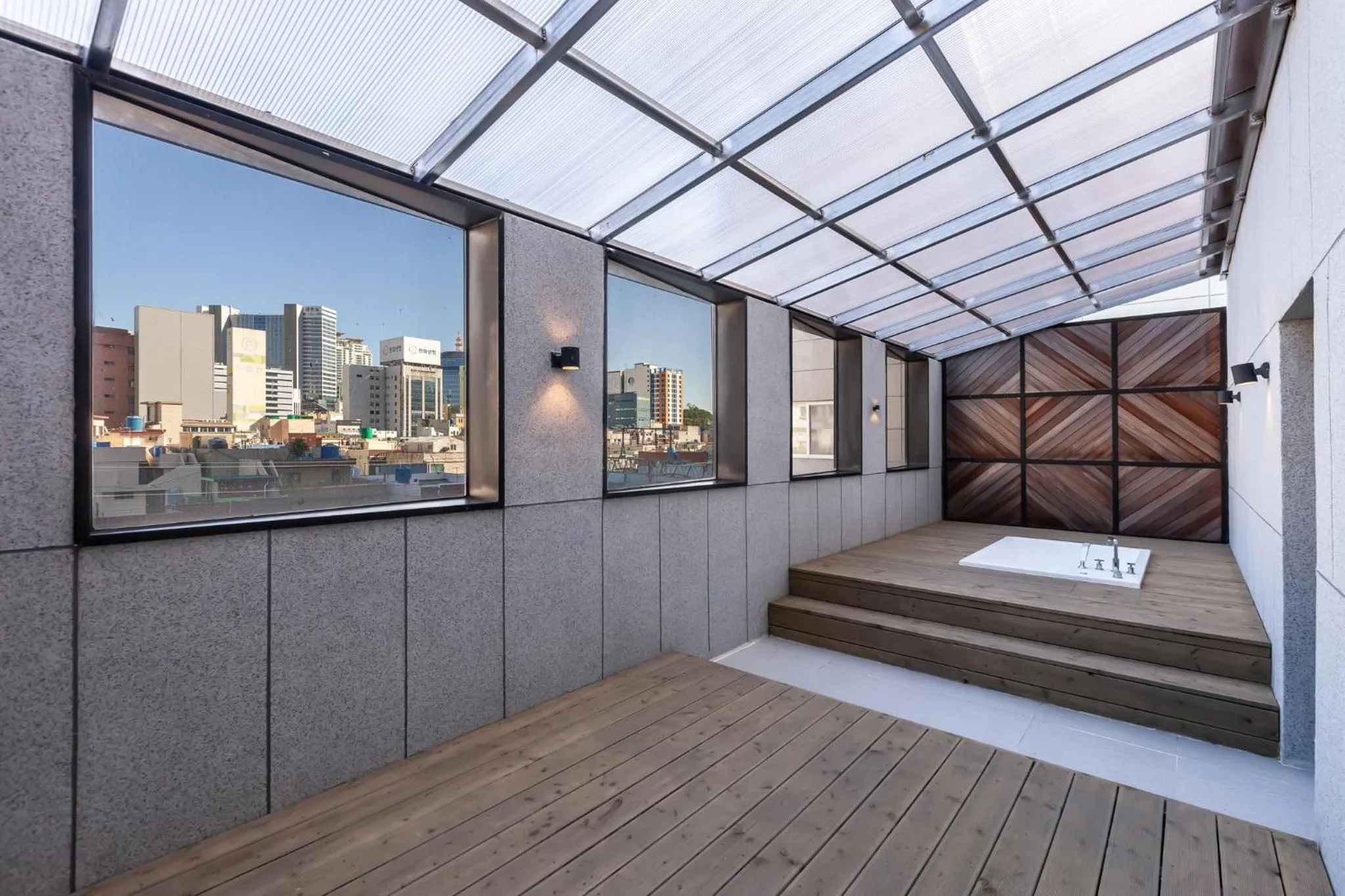 Balcony/Terrace in Beomil Brown Dot Hotel