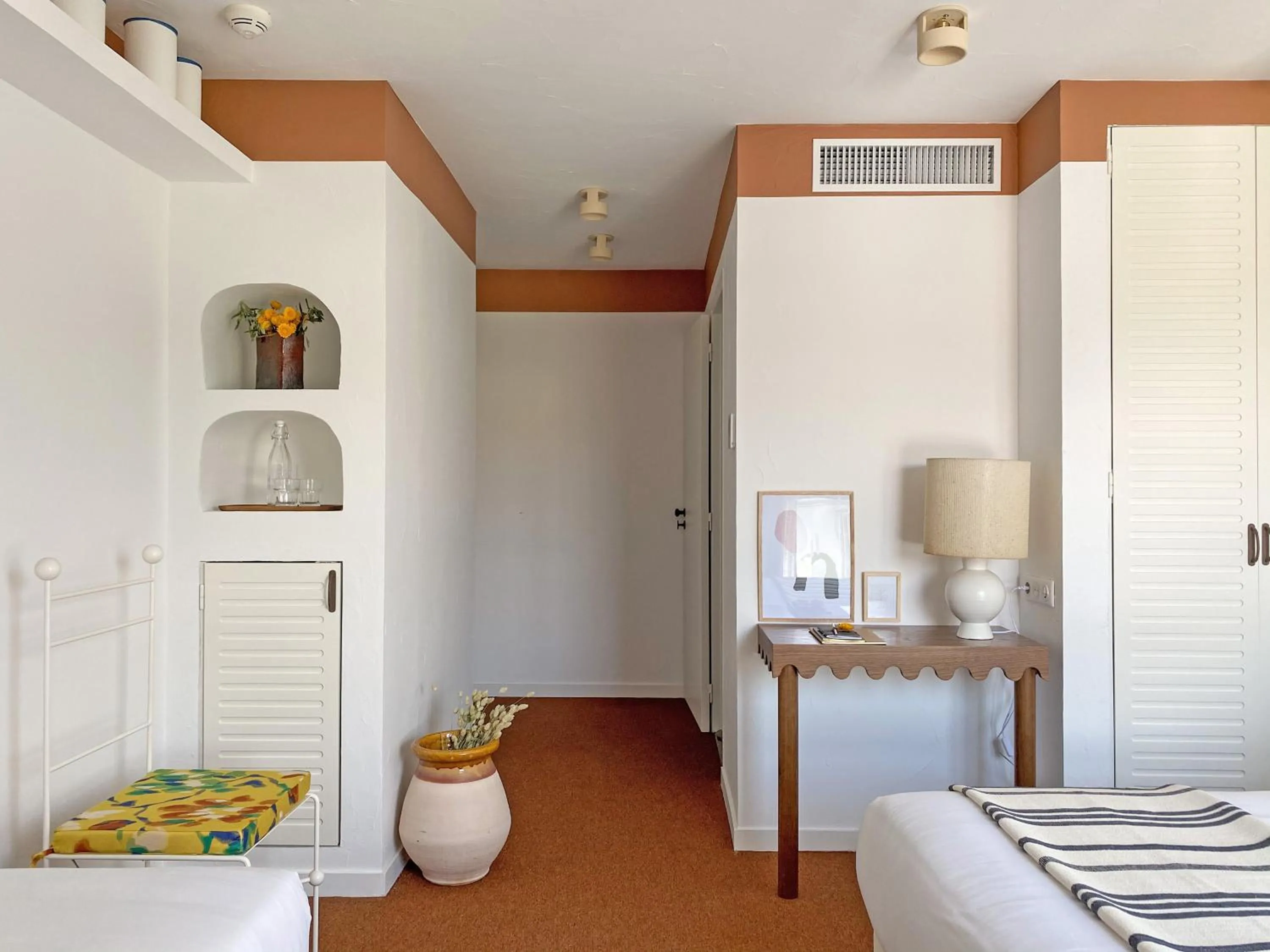 TV and multimedia, Bed in Hôtel Le Sud