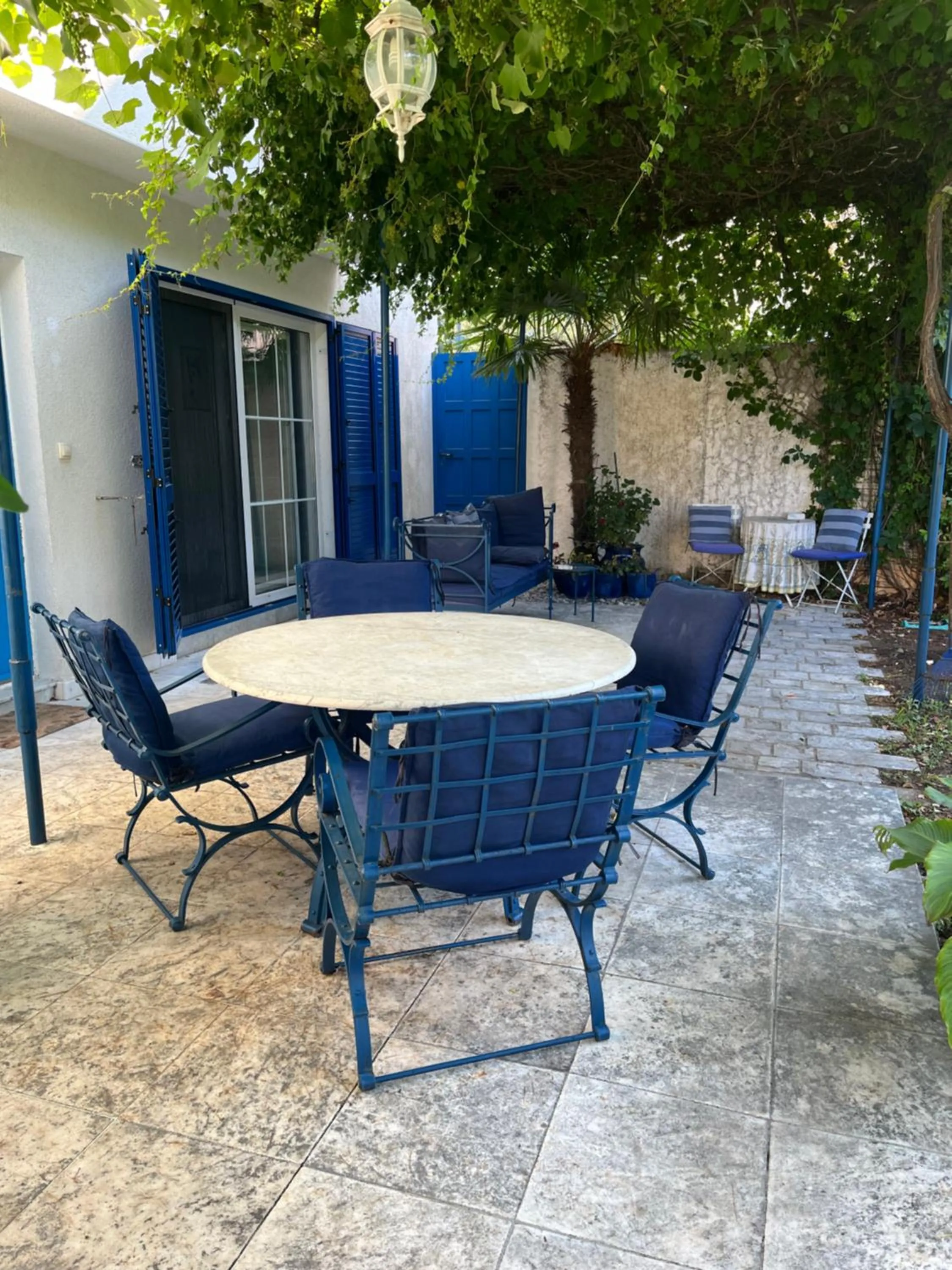 APARTMENT AMBLI HOUSE