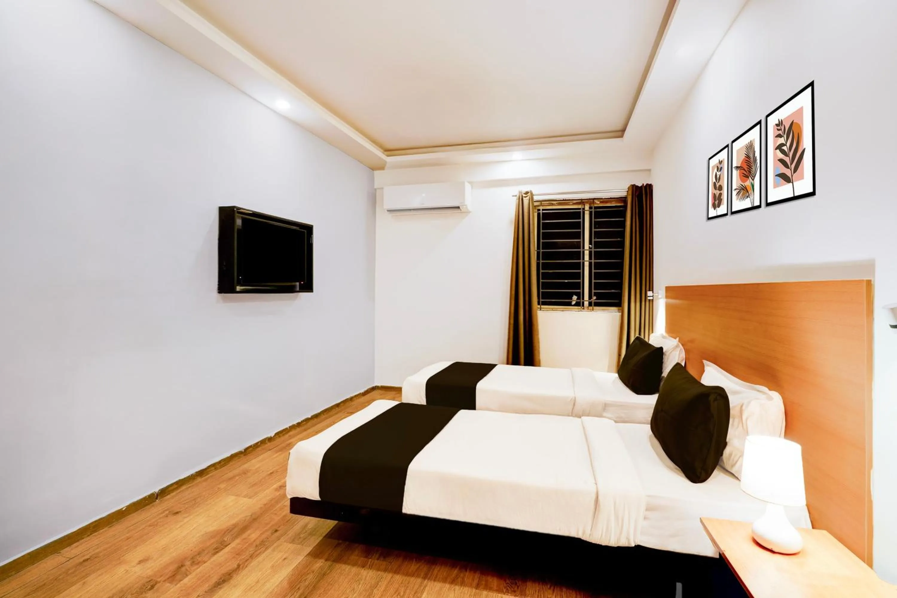 Bedroom in Super Townhouse Jayanagar