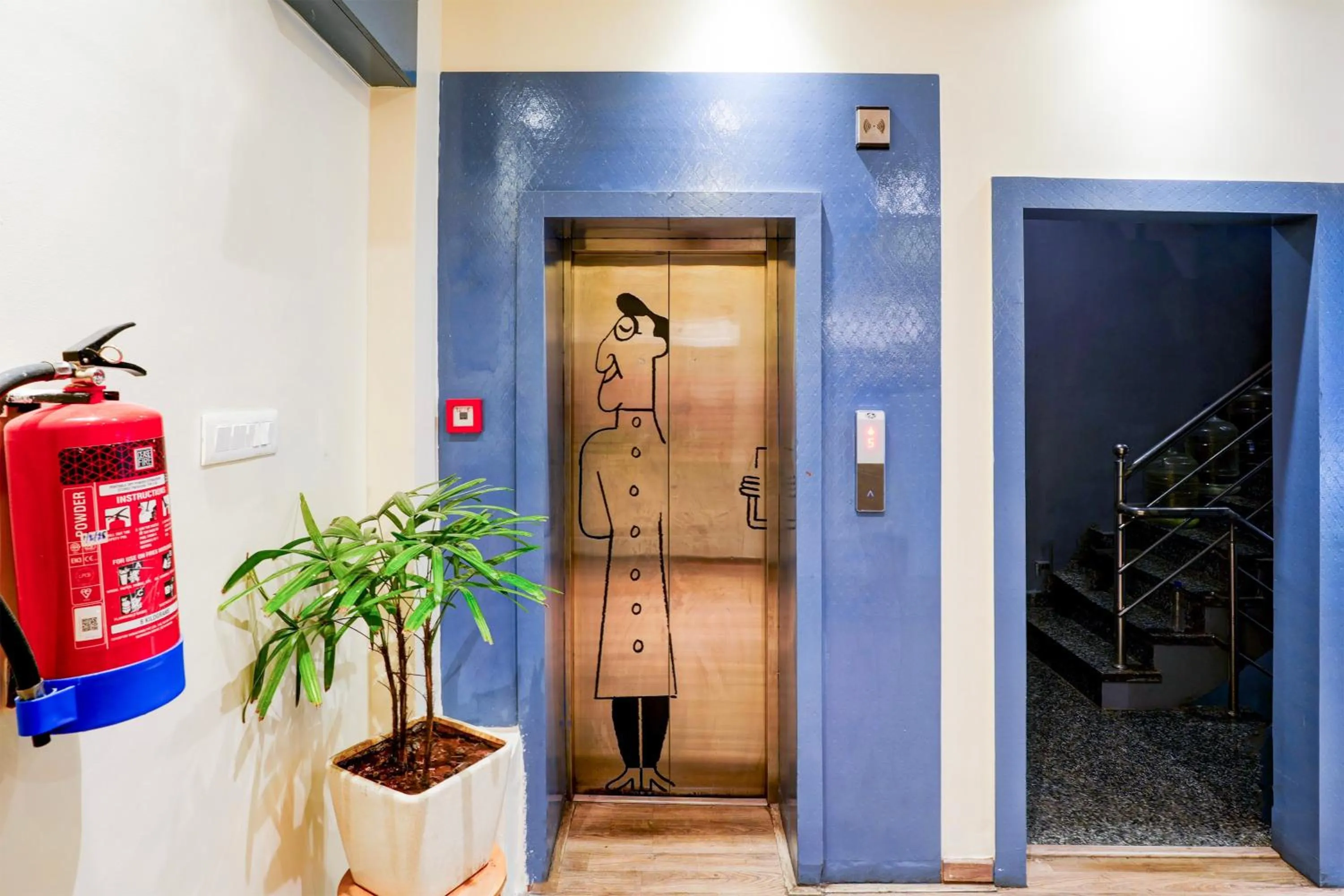 Lobby or reception in Super Townhouse Jayanagar