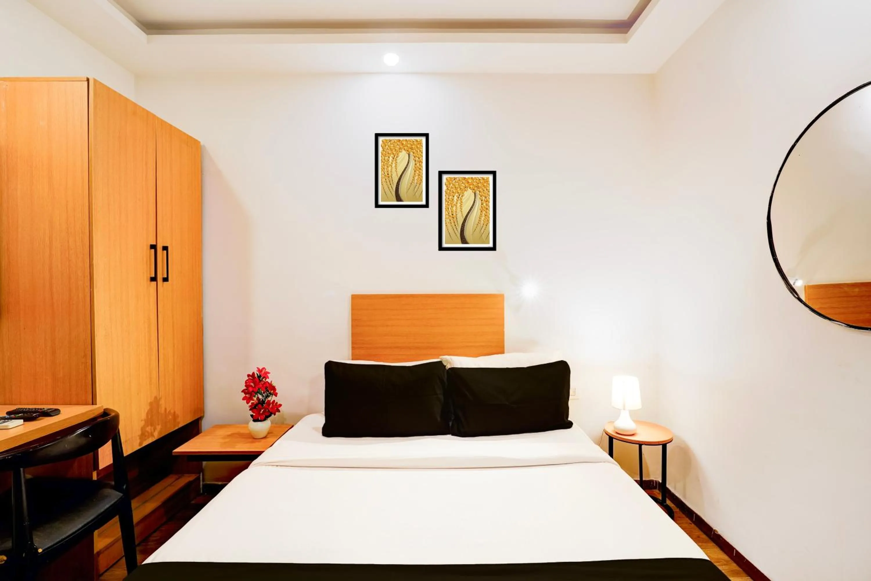Bedroom in Super Townhouse Jayanagar