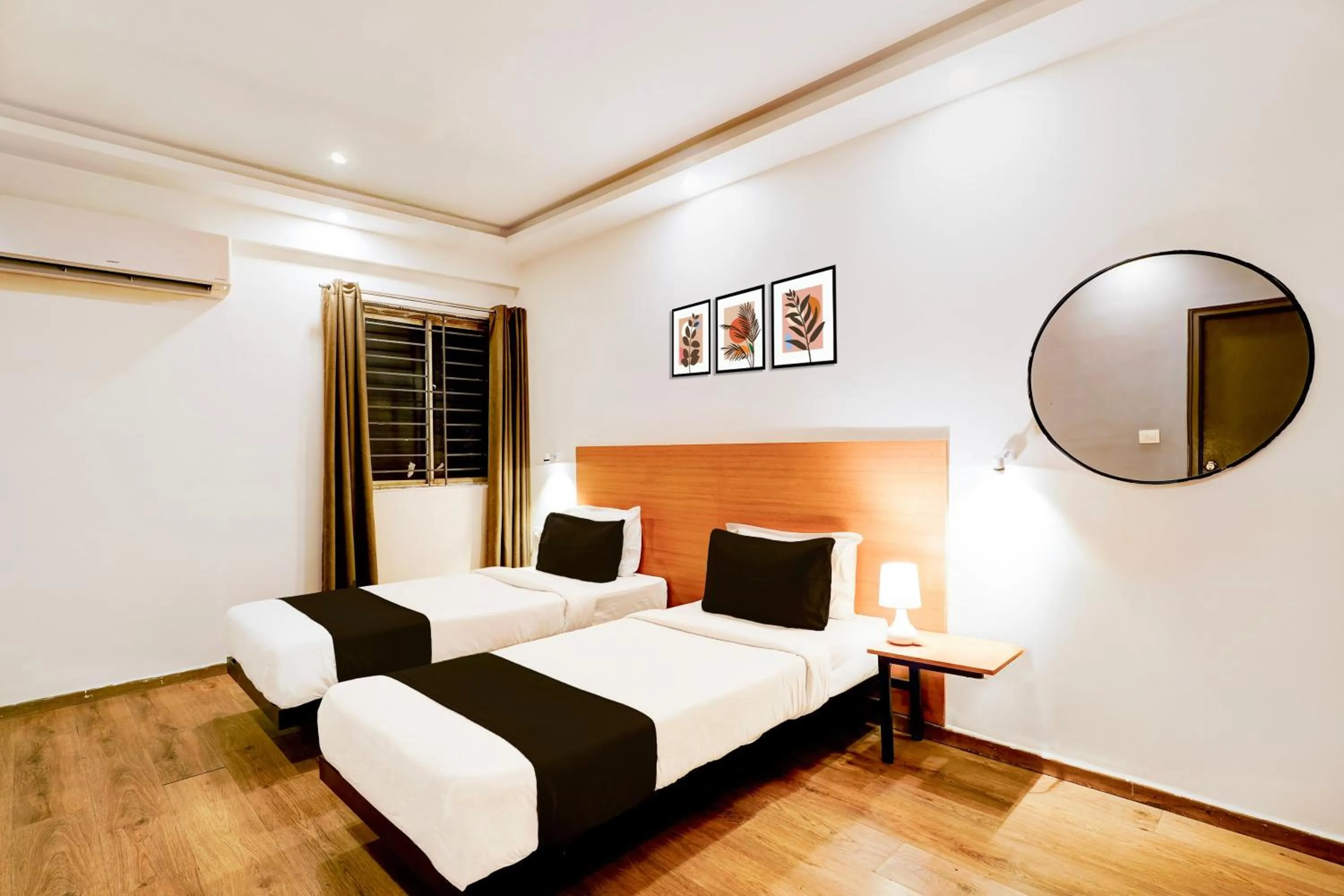 Bedroom in Super Townhouse Jayanagar
